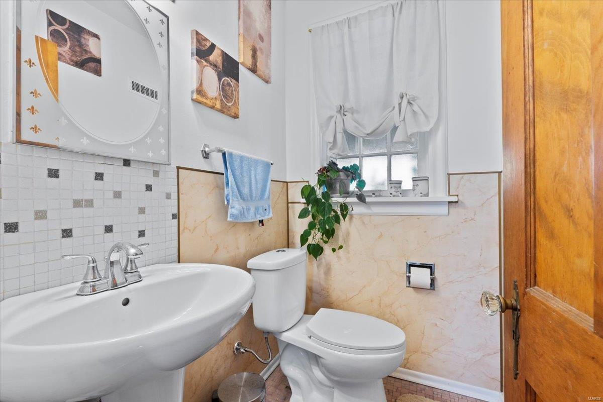 St Louis, Missouri 63135, United States, 3 Bedrooms Bedrooms, ,3 BathroomsBathrooms,Residential,Pending,118022