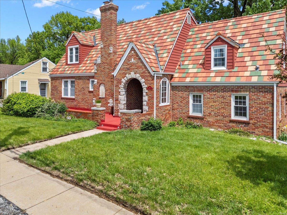 St Louis, Missouri 63135, United States, 3 Bedrooms Bedrooms, ,3 BathroomsBathrooms,Residential,Pending,118022