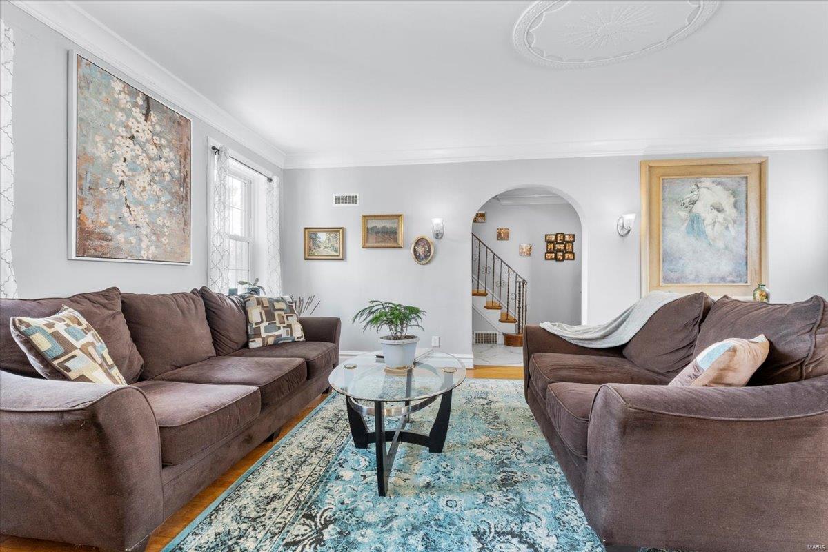 St Louis, Missouri 63135, United States, 3 Bedrooms Bedrooms, ,3 BathroomsBathrooms,Residential,Pending,118022