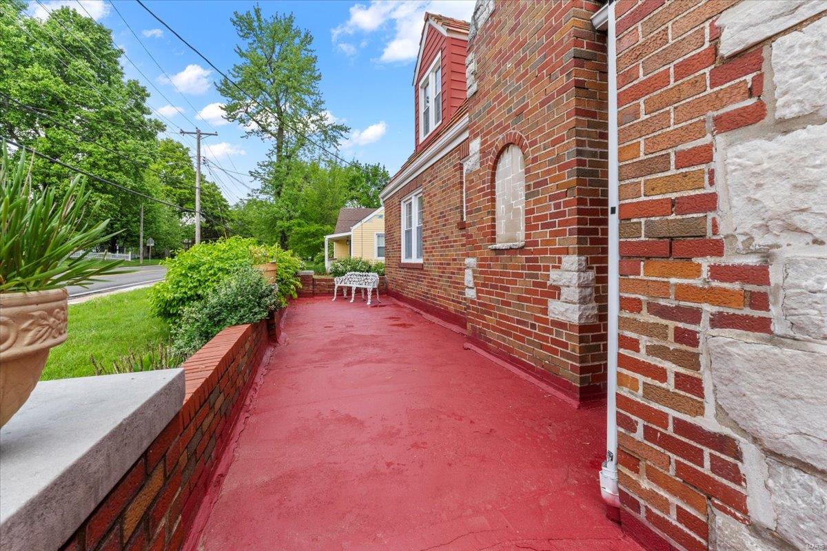 St Louis, Missouri 63135, United States, 3 Bedrooms Bedrooms, ,3 BathroomsBathrooms,Residential,Pending,118022