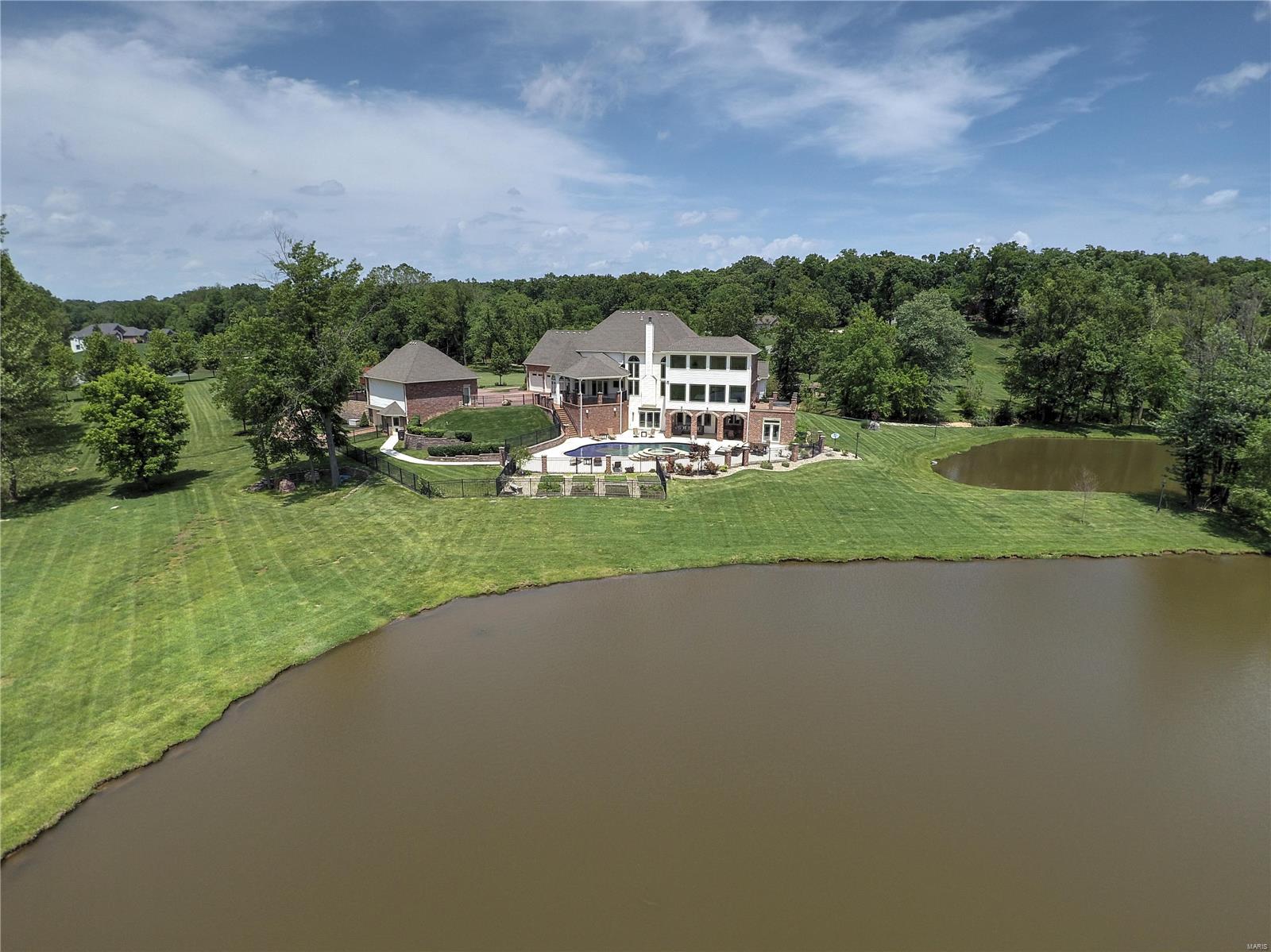 Summit Estate - Residential