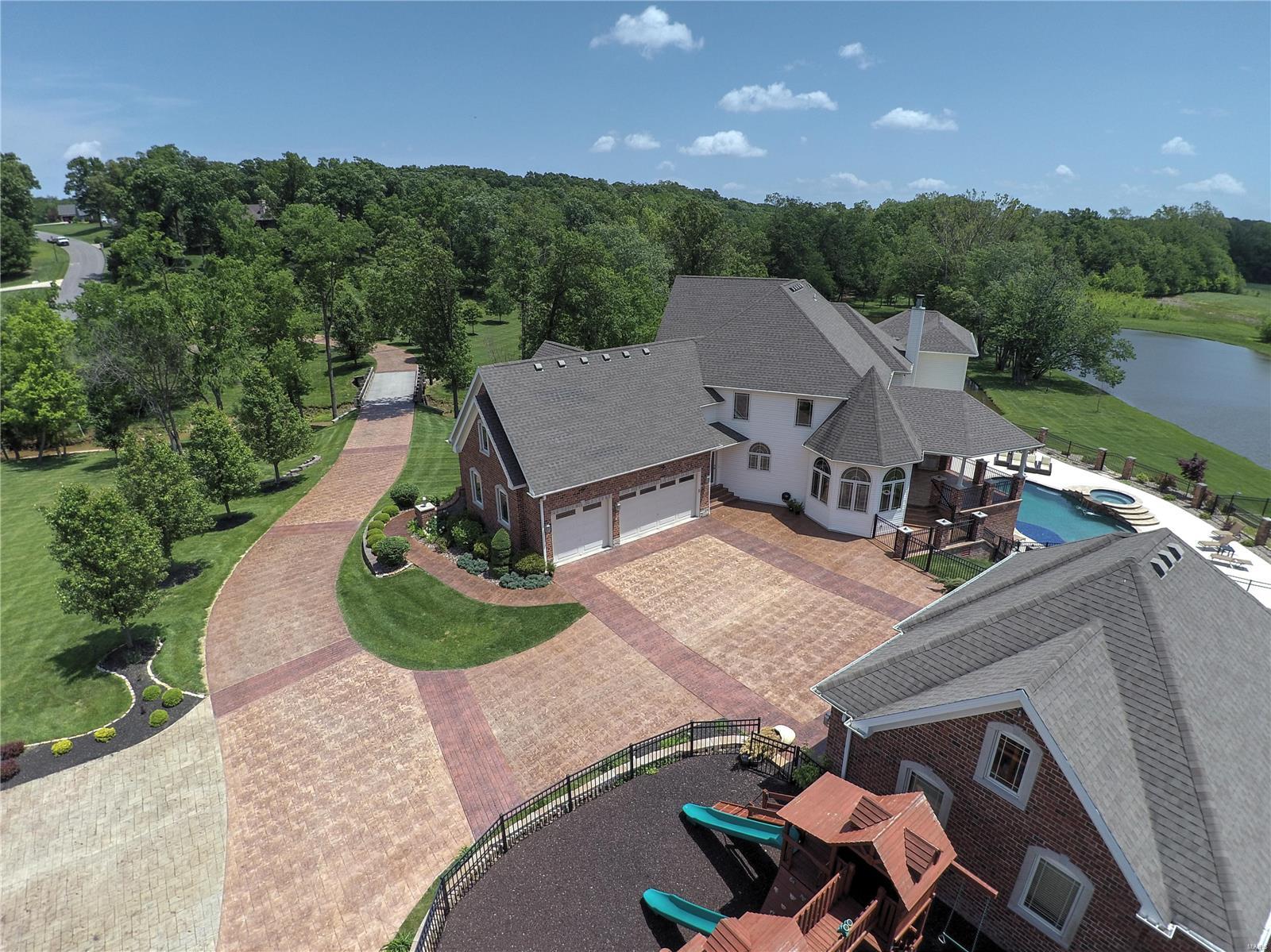 Summit Estate - Residential