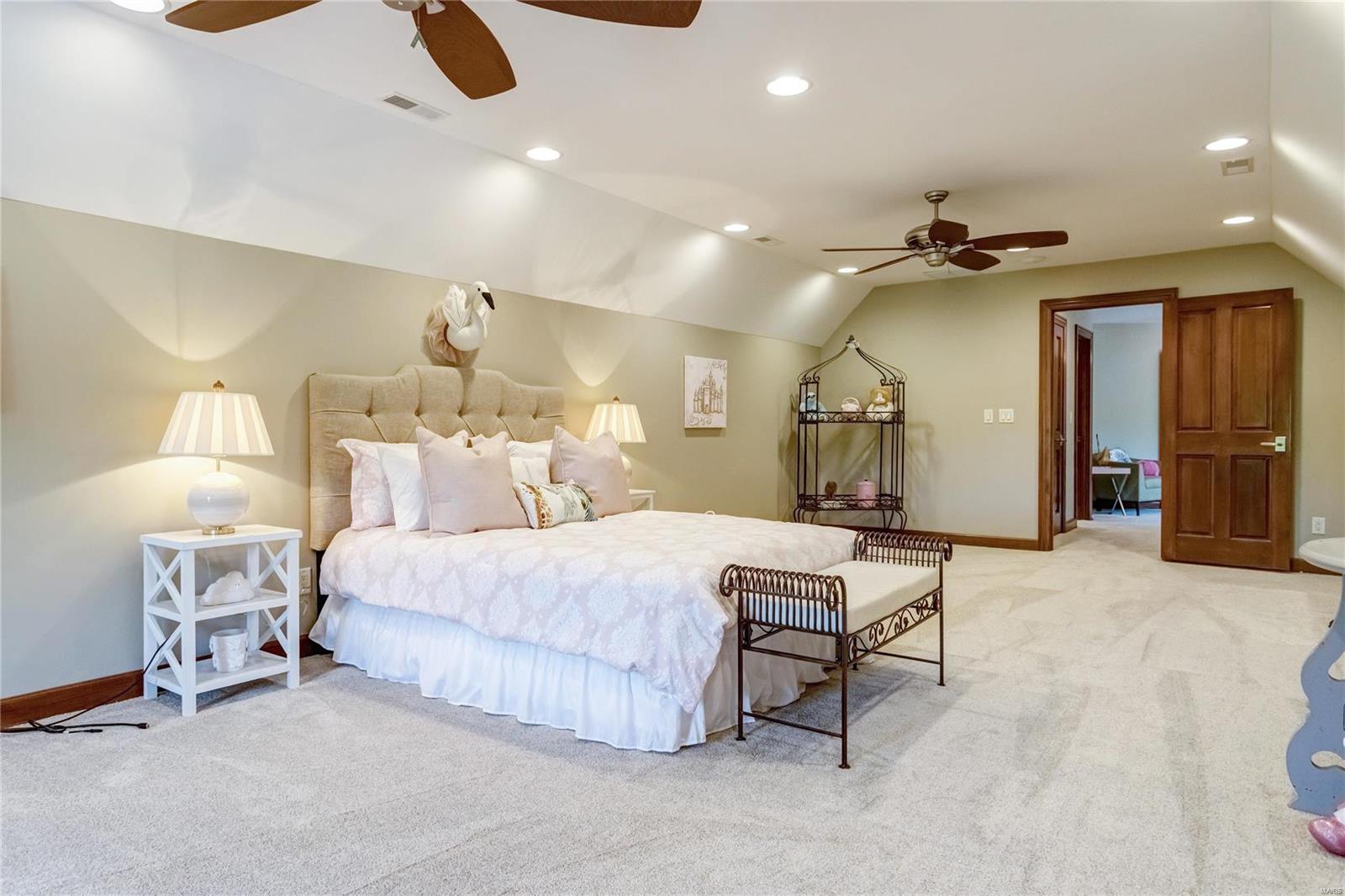 Summit Estate - Residential