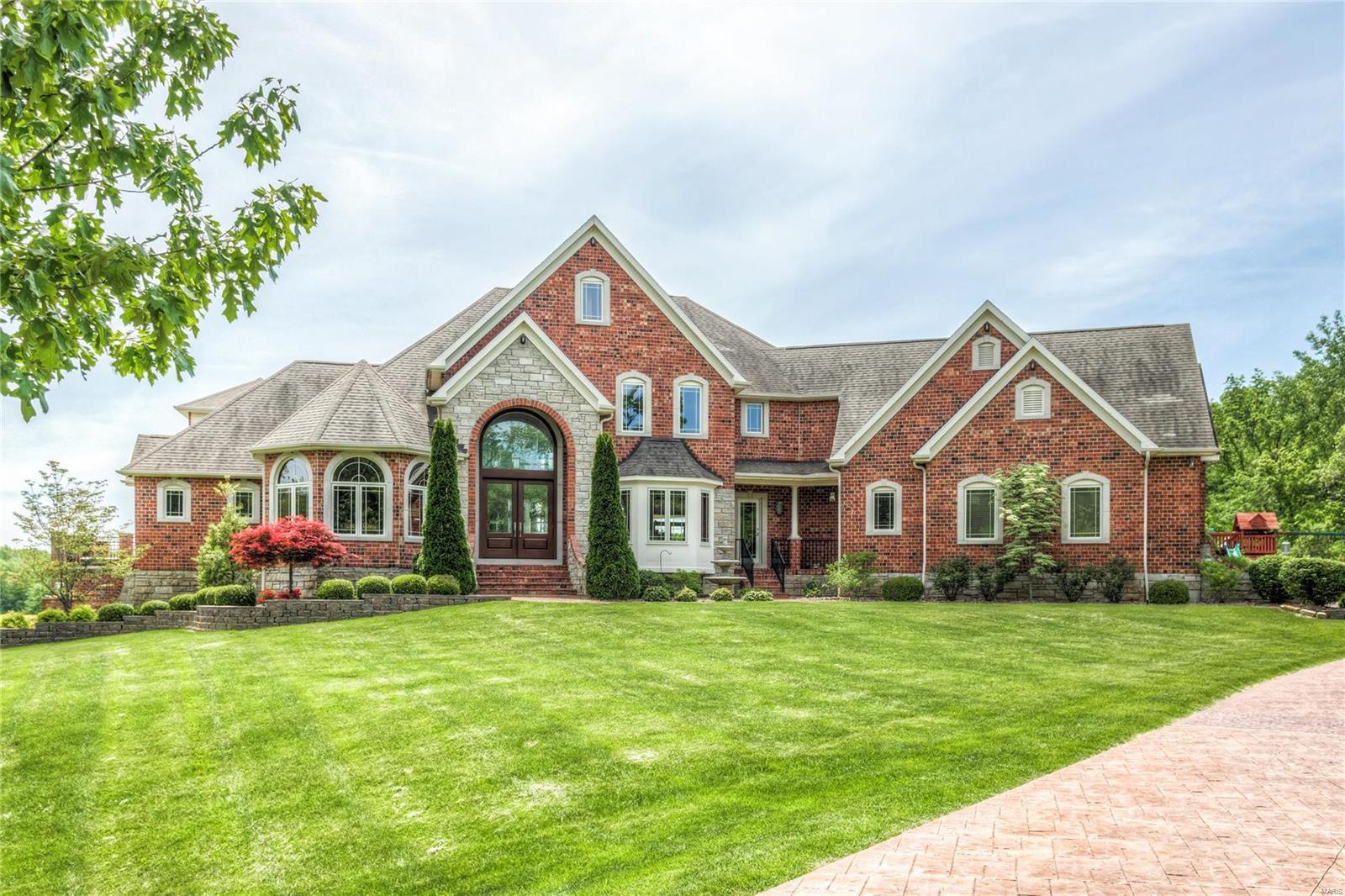 Summit Estate - Residential