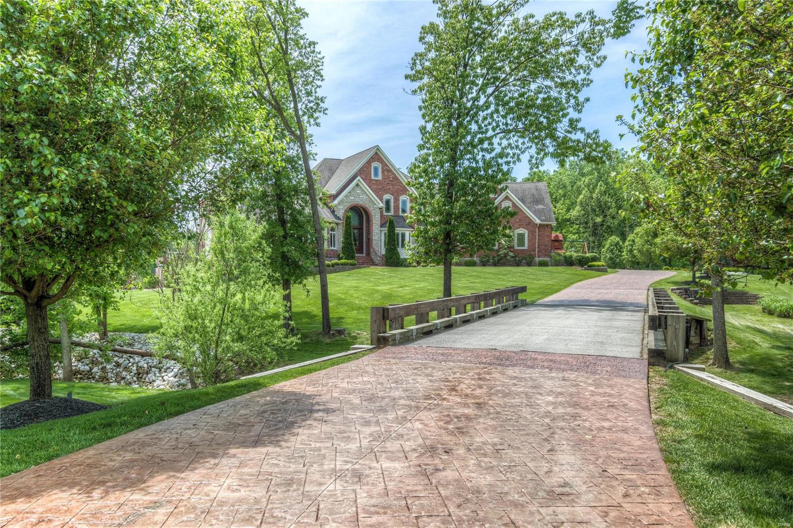 Summit Estate - Residential