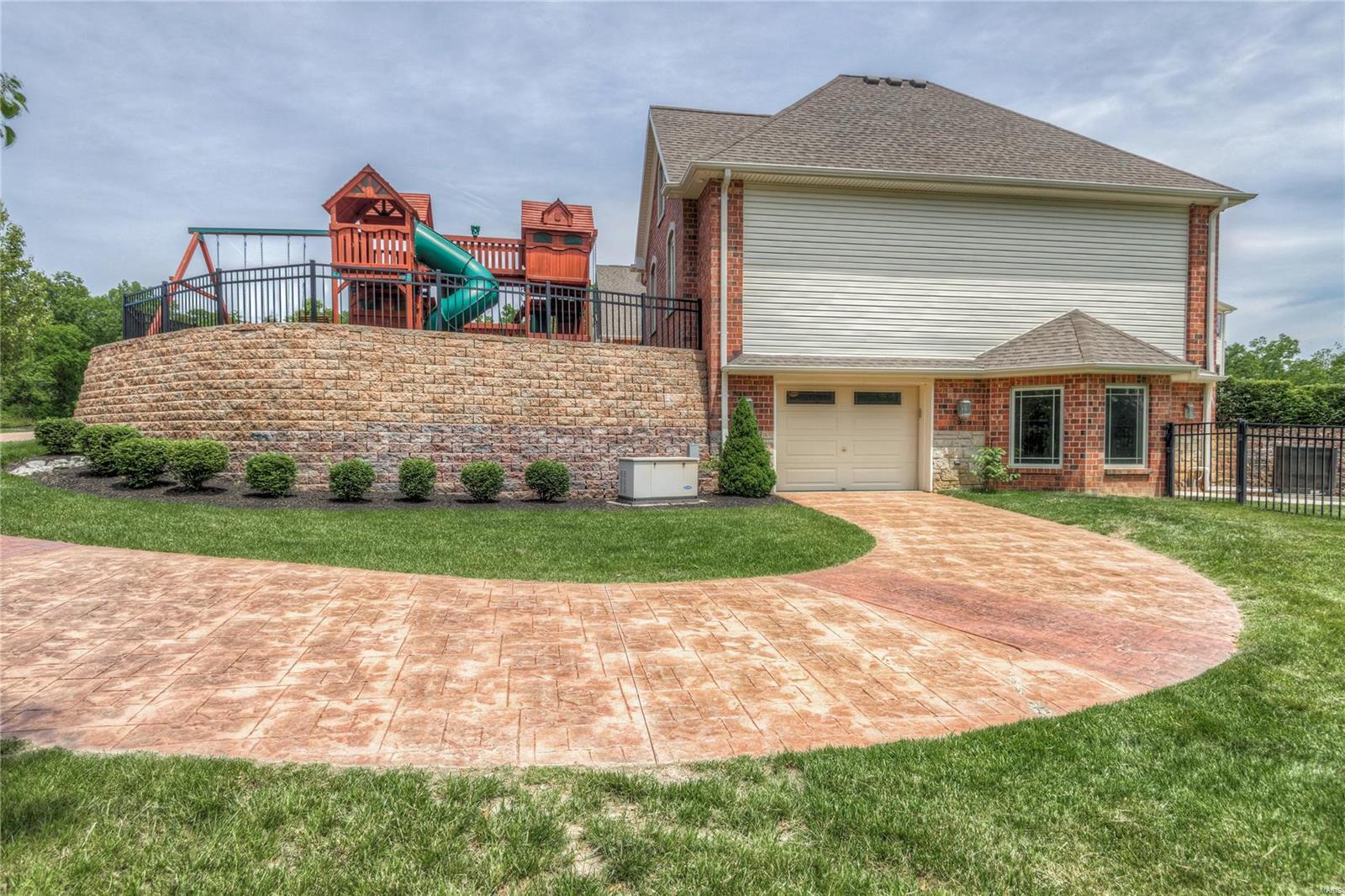 Summit Estate - Residential