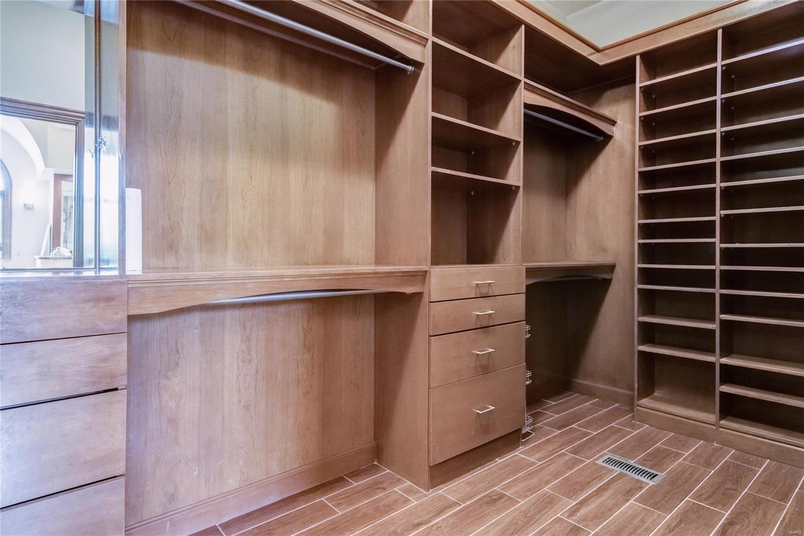 Summit Estate - Residential