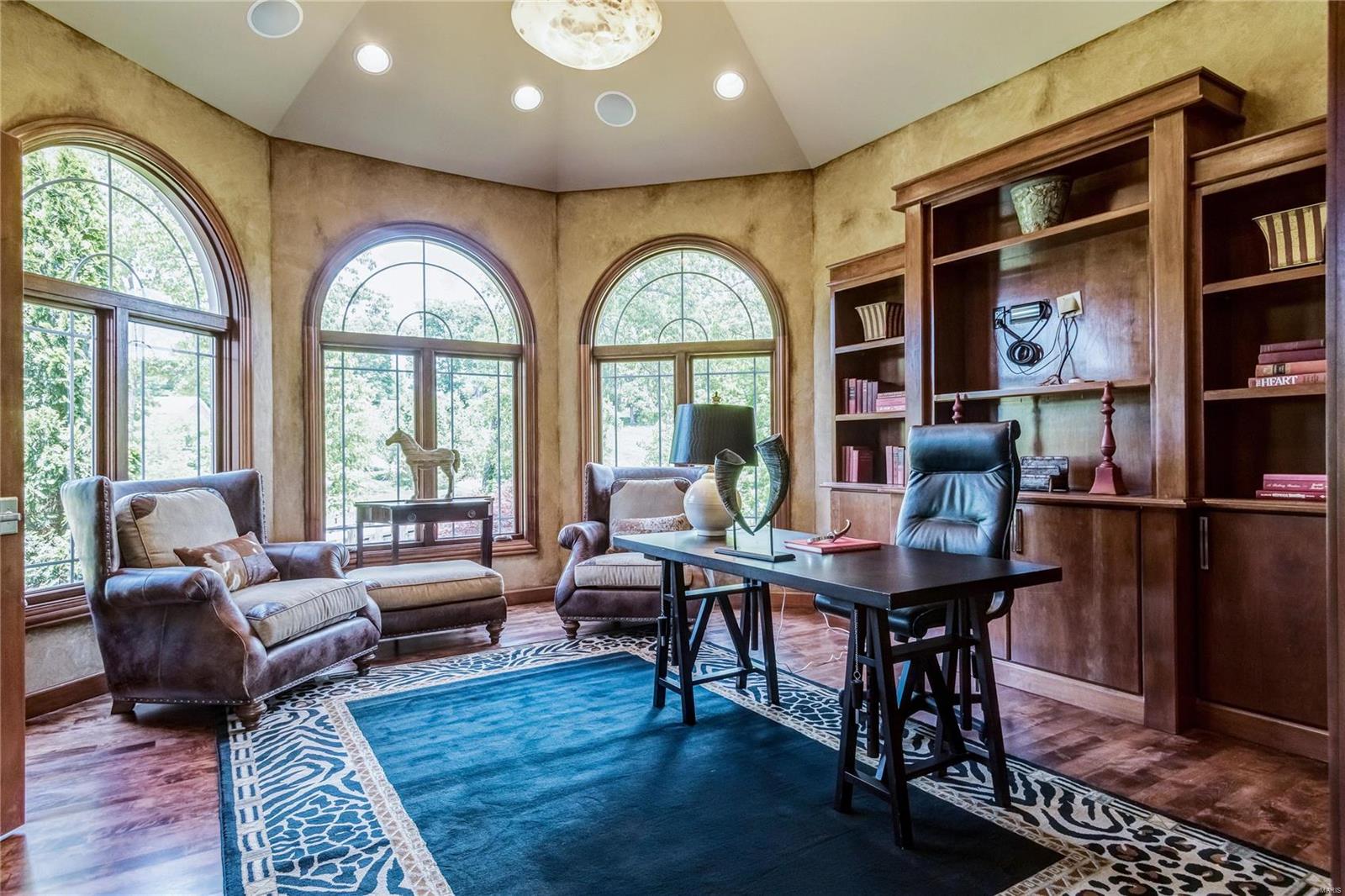 Summit Estate - Residential