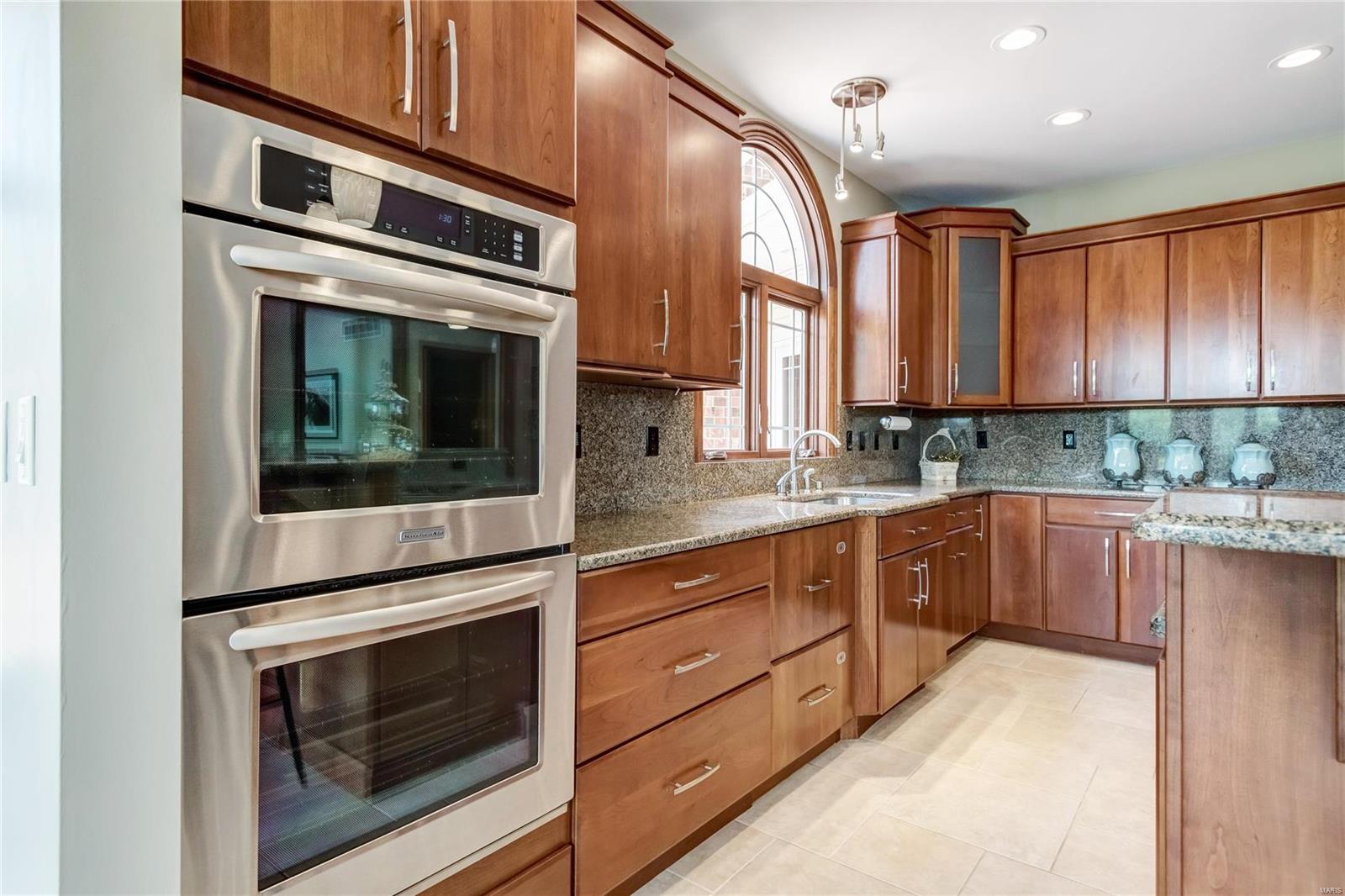 Summit Estate - Residential