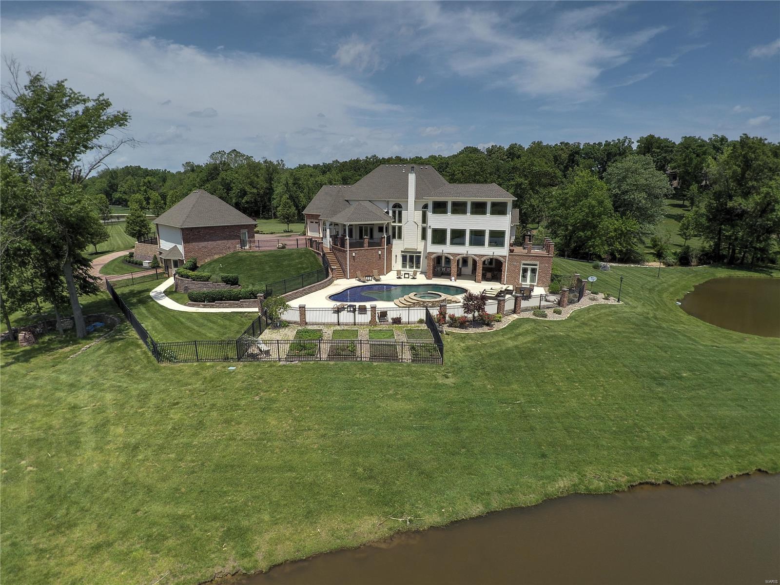 Summit Estate - Residential