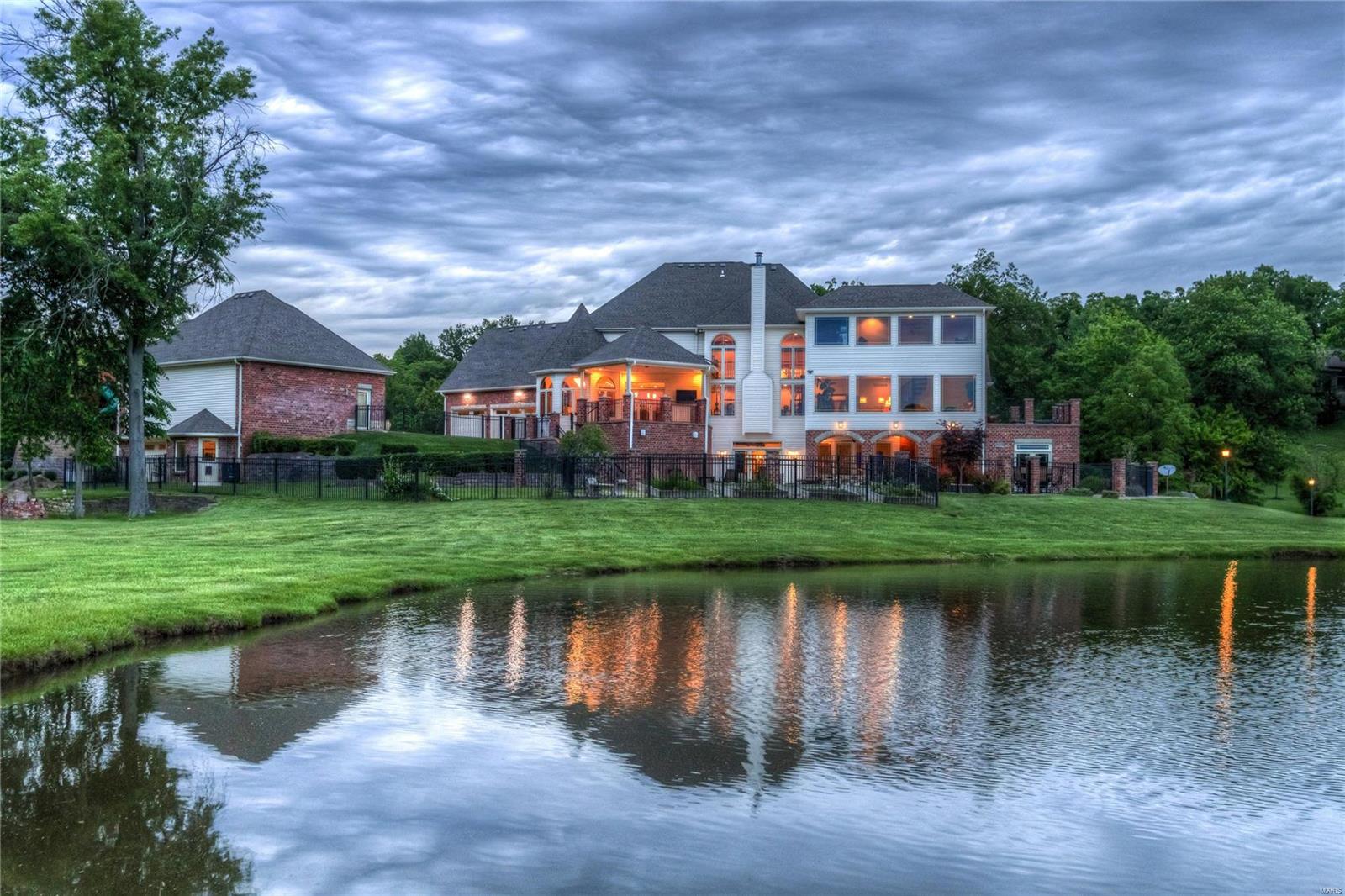 Summit Estate - Residential