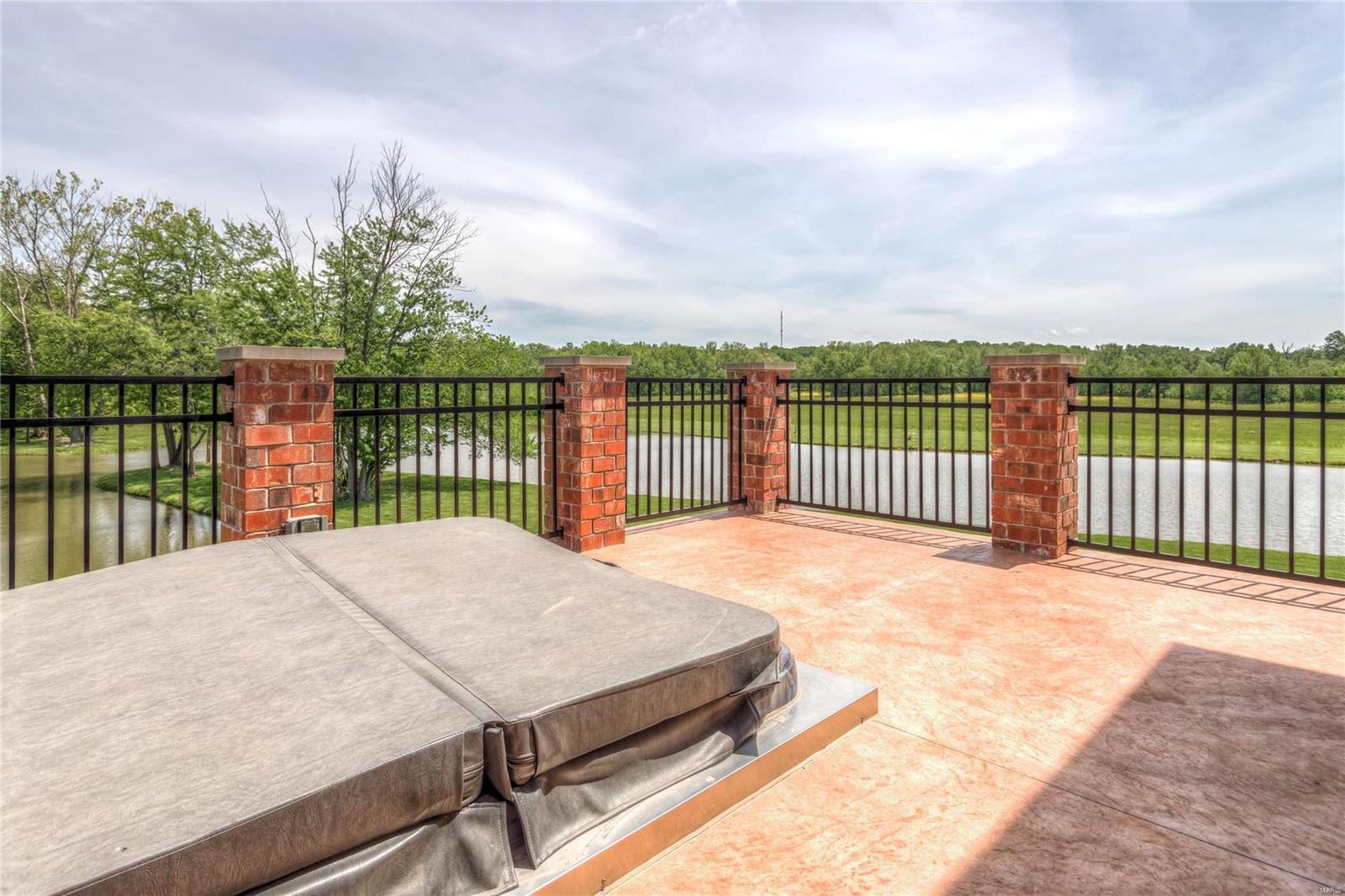 Summit Estate - Residential