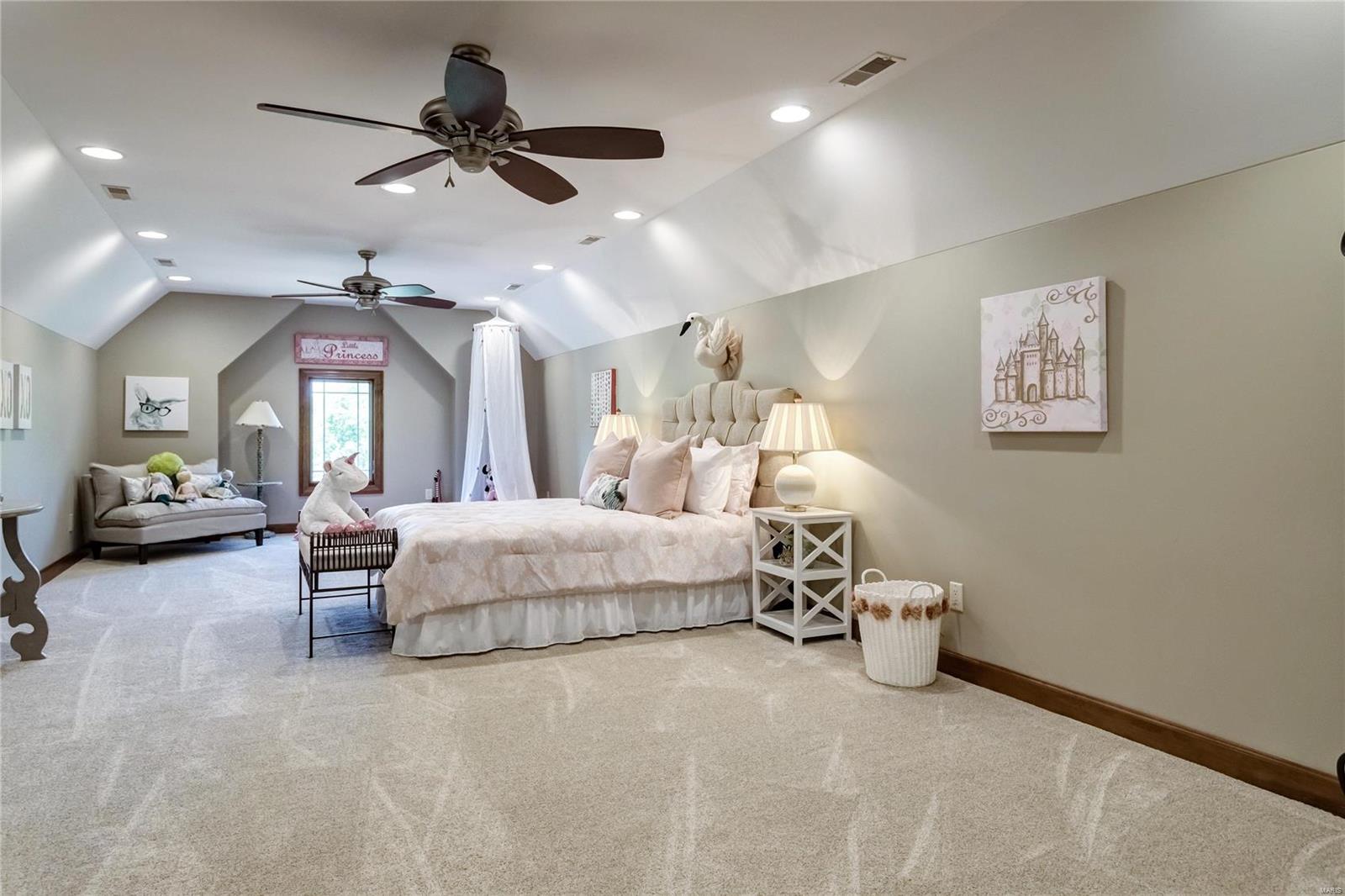 Summit Estate - Residential