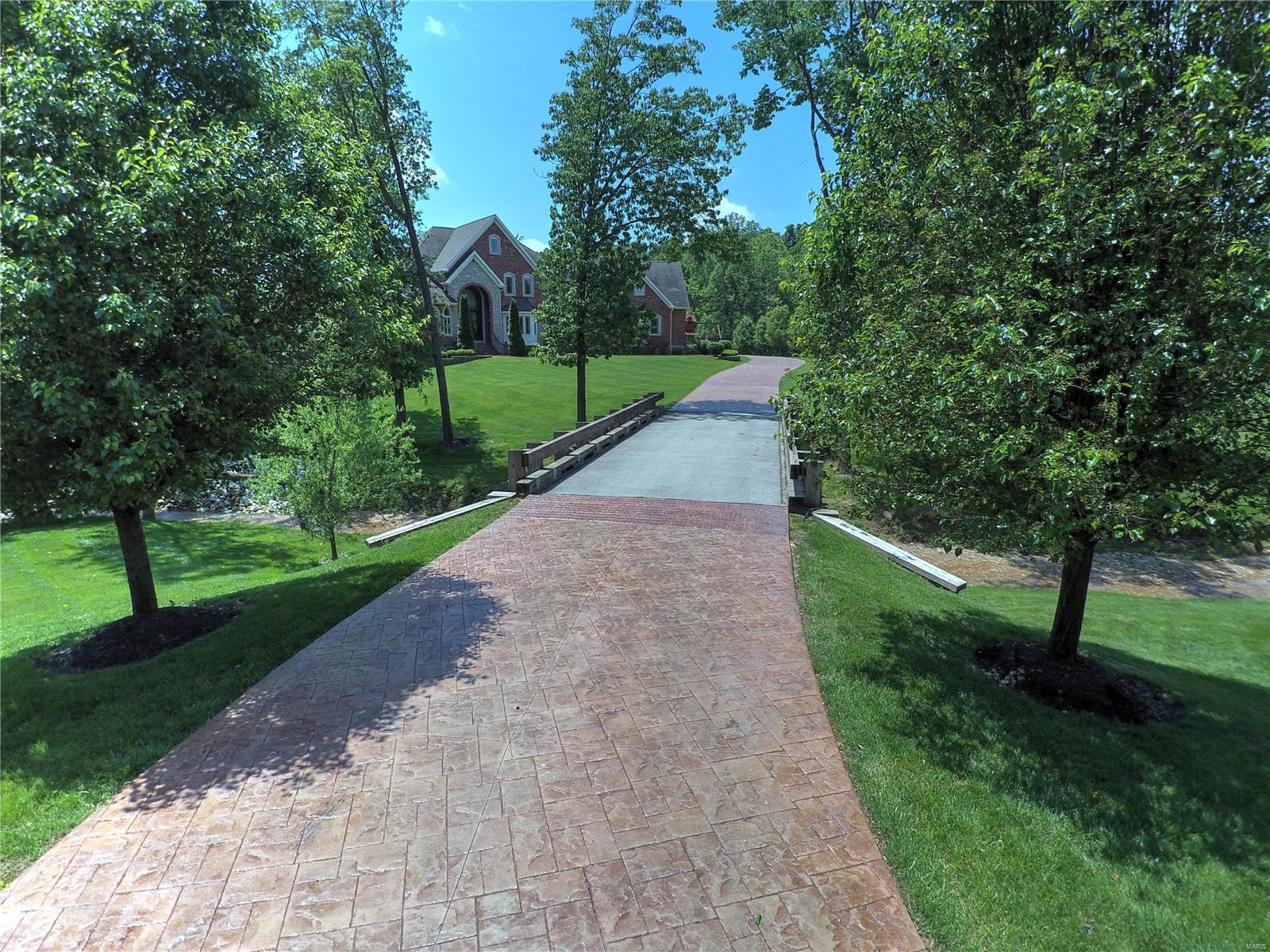 Summit Estate - Residential