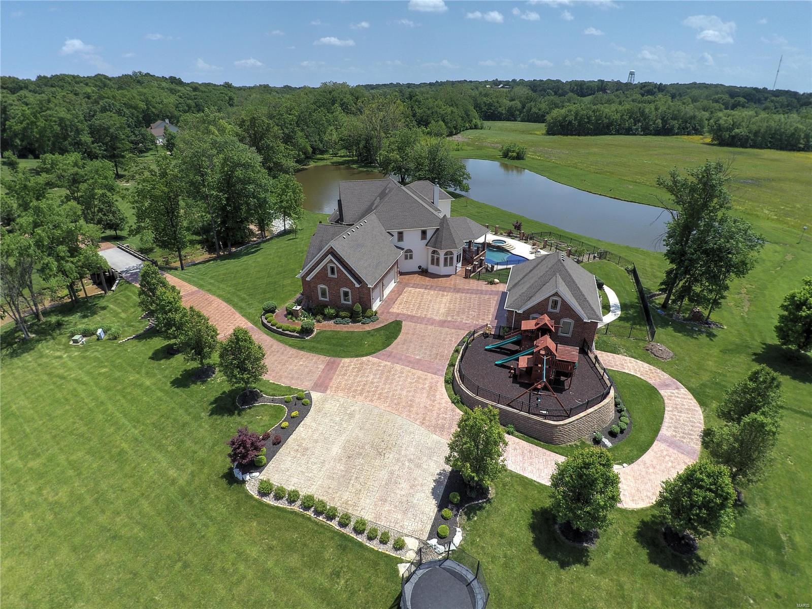 Summit Estate - Residential