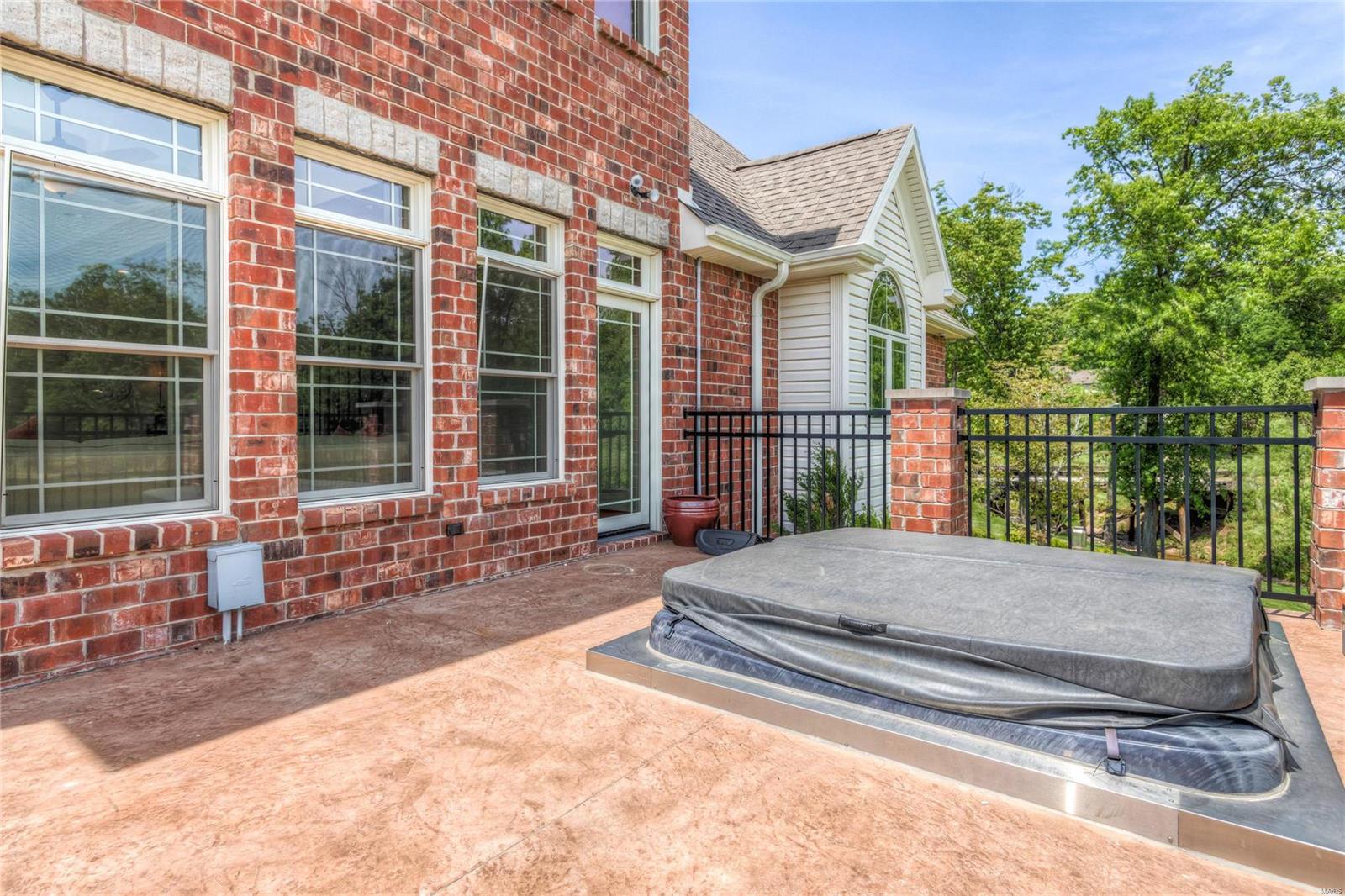 Summit Estate - Residential