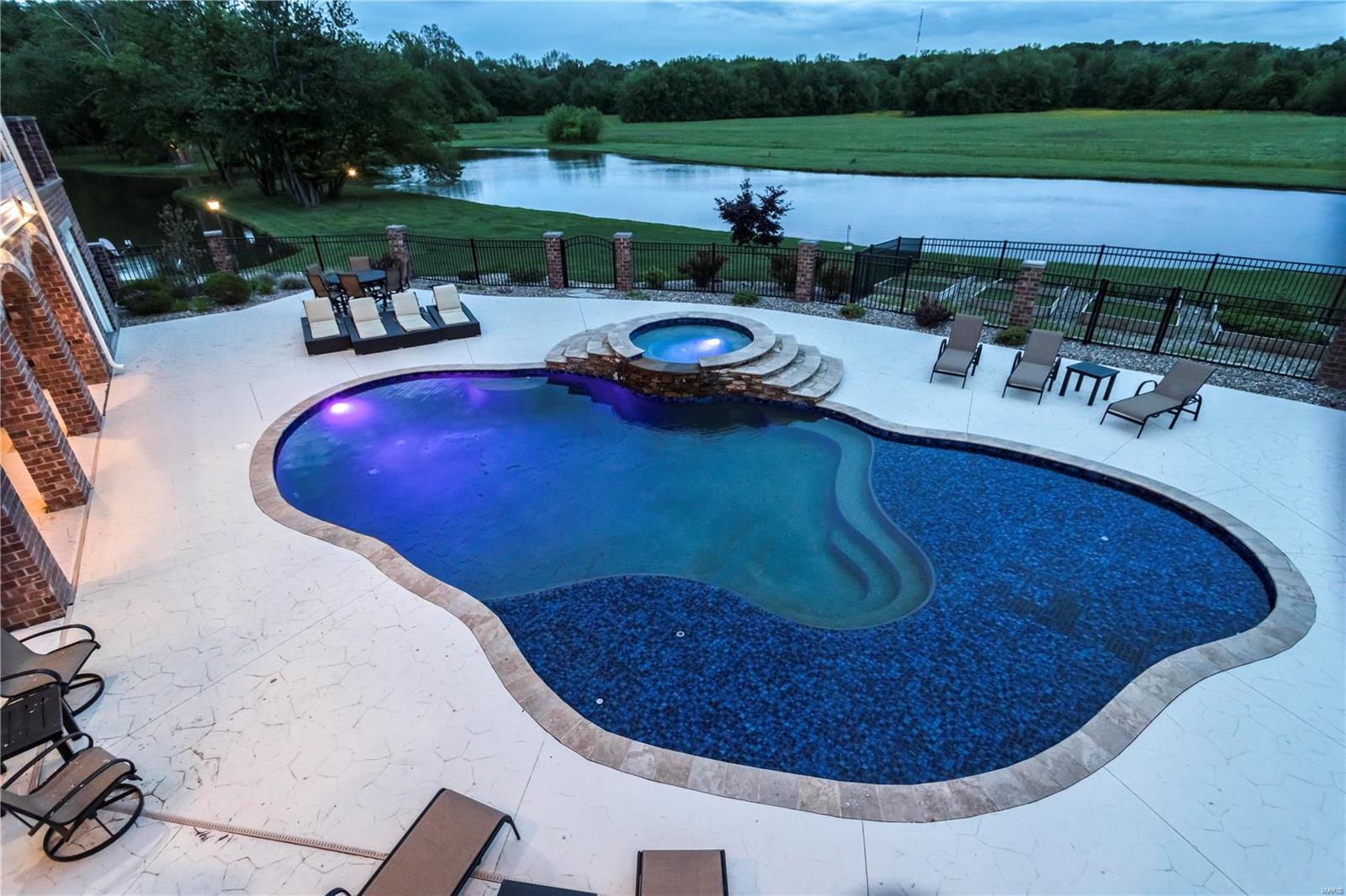 Summit Estate - Residential