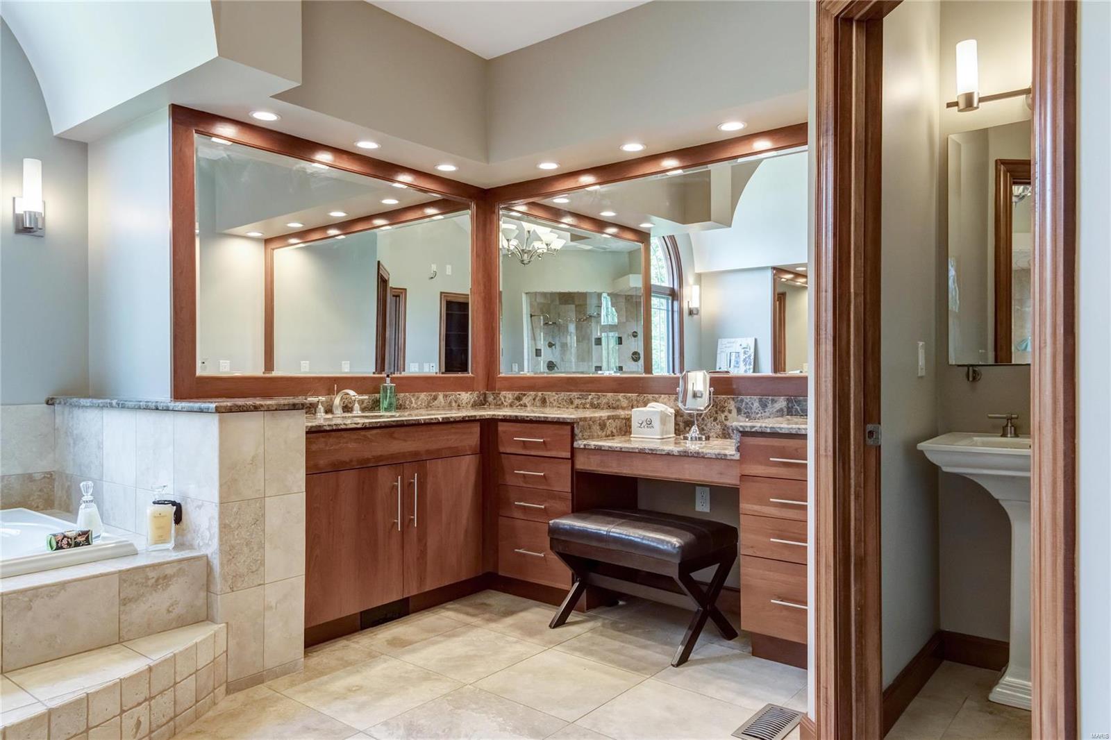 Summit Estate - Residential