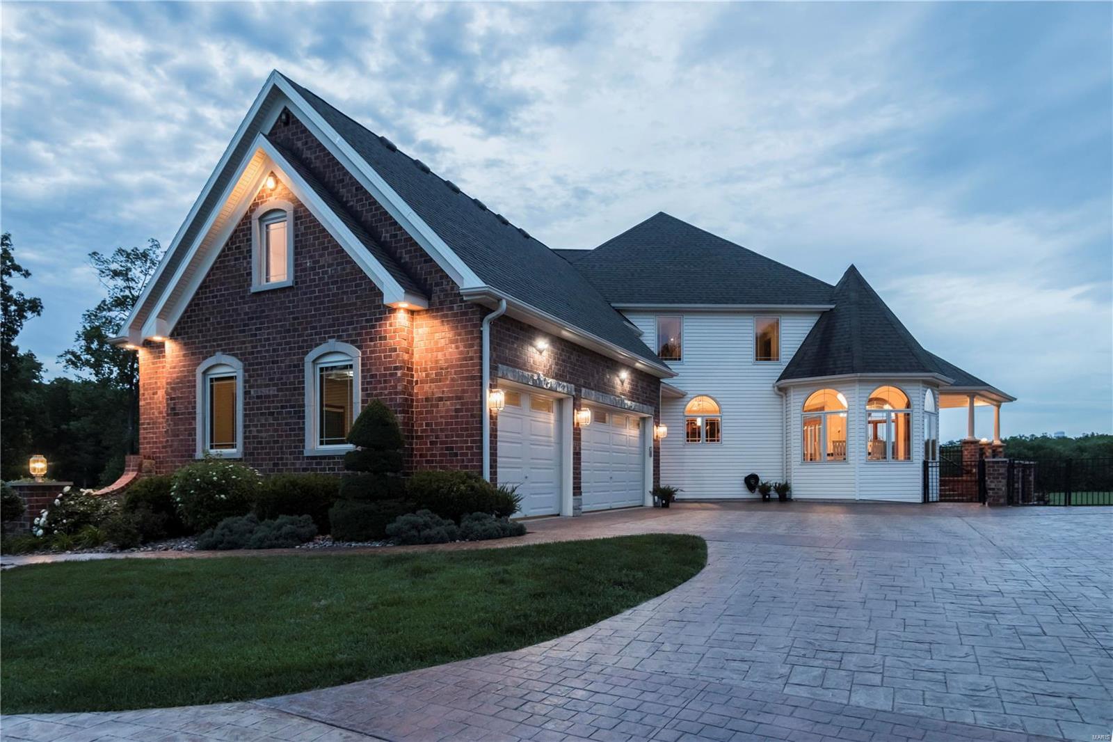 Summit Estate - Residential