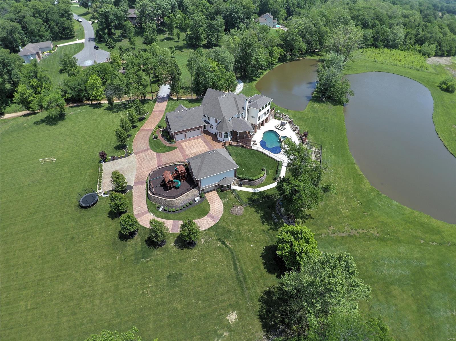 Summit Estate - Residential