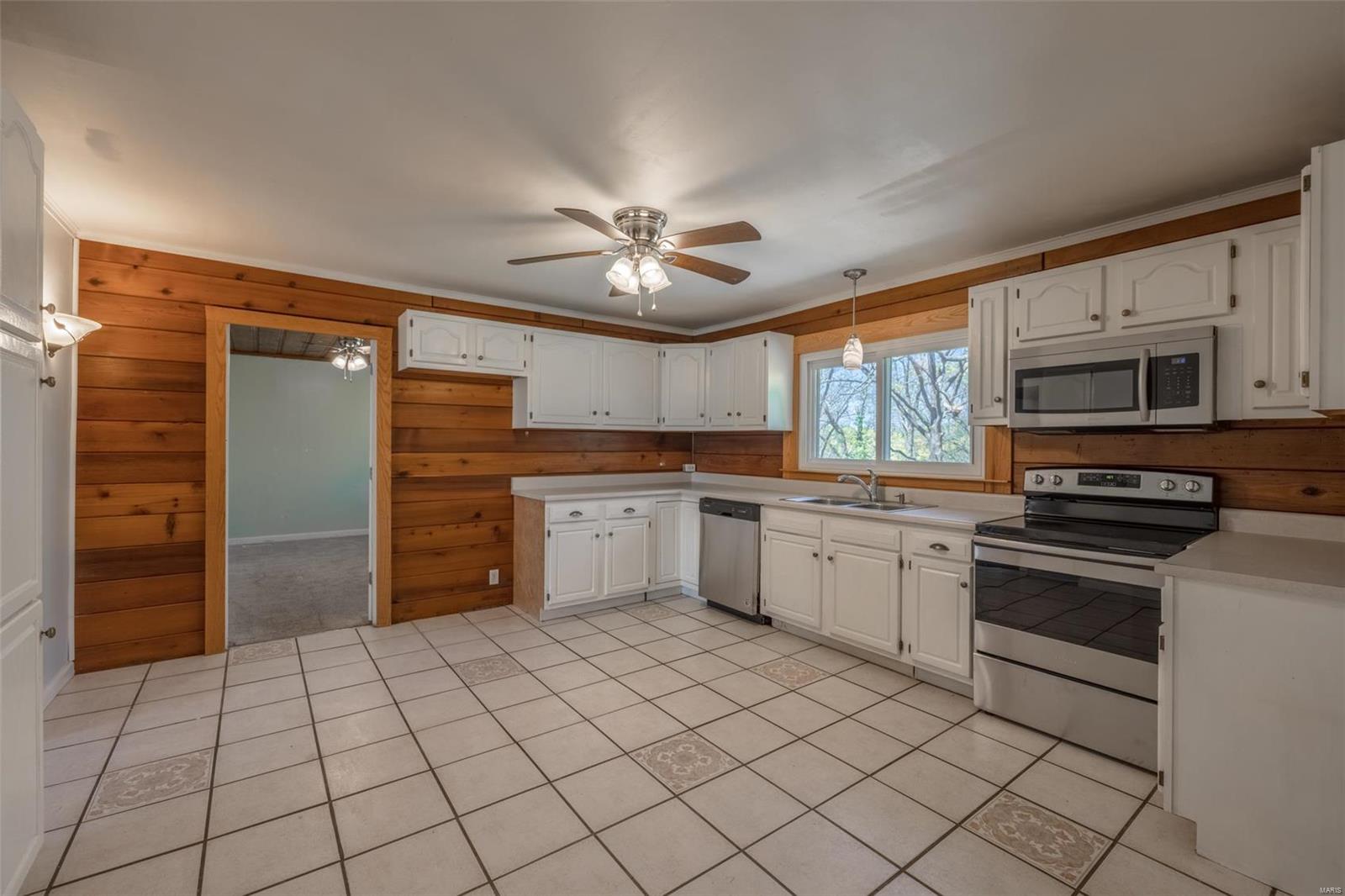 Lake Adelle 5 - Residential