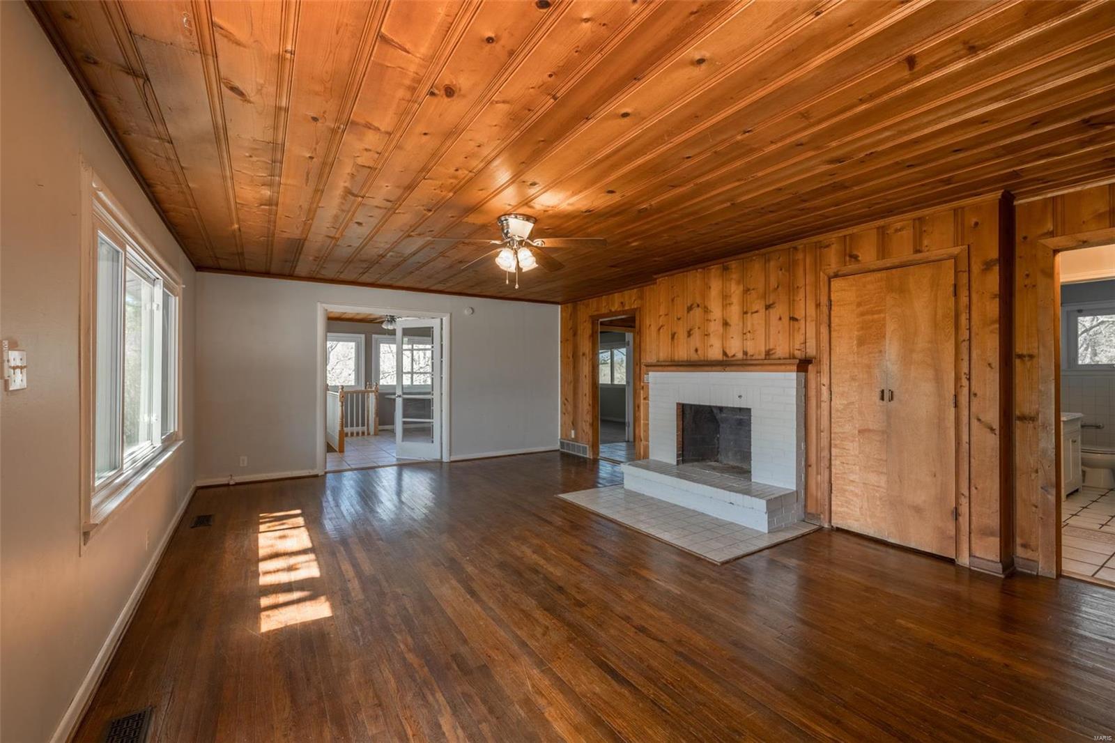 Lake Adelle 5 - Residential