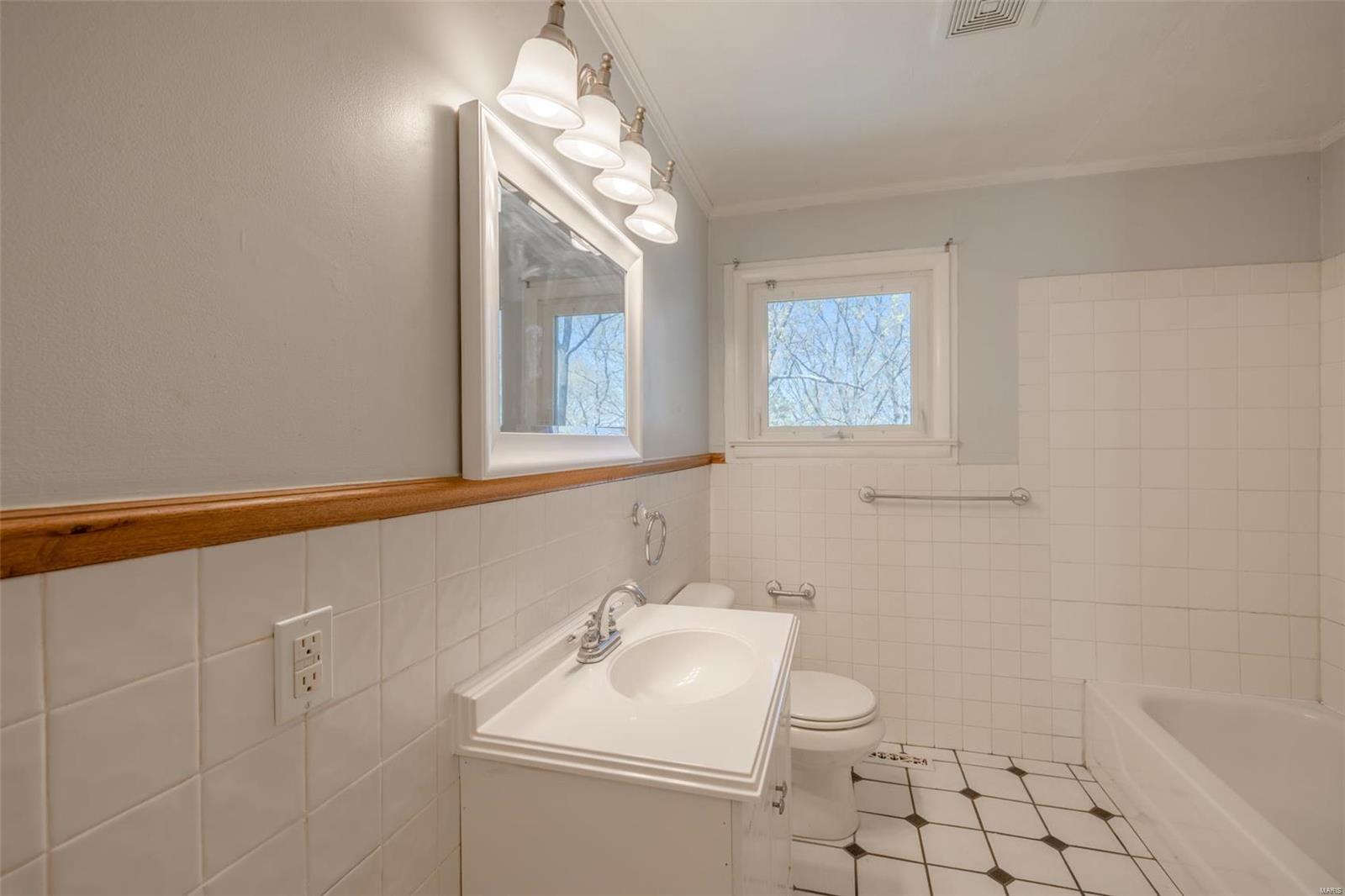 Lake Adelle 5 - Residential