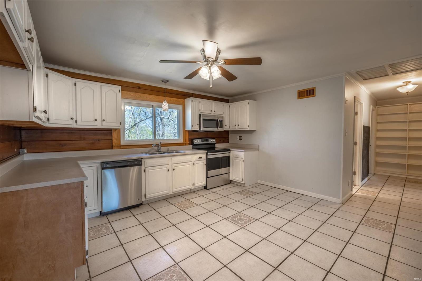 Lake Adelle 5 - Residential