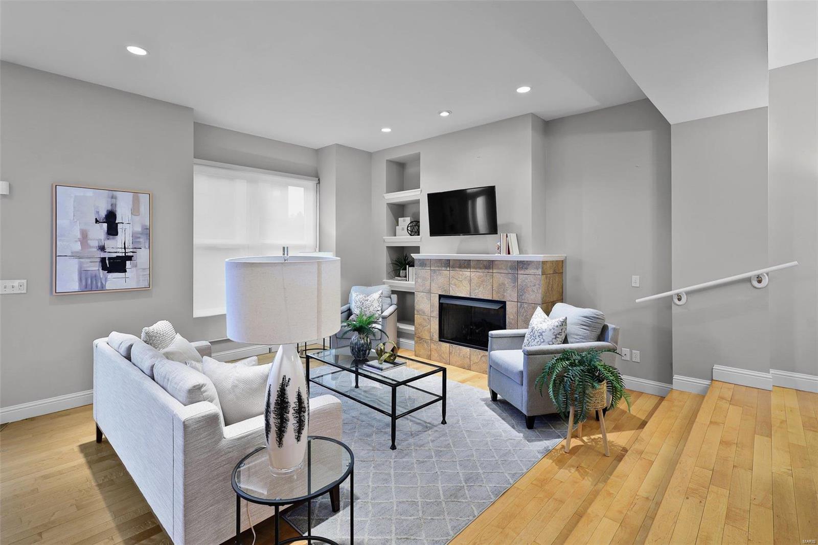 Riva Condos - Residential