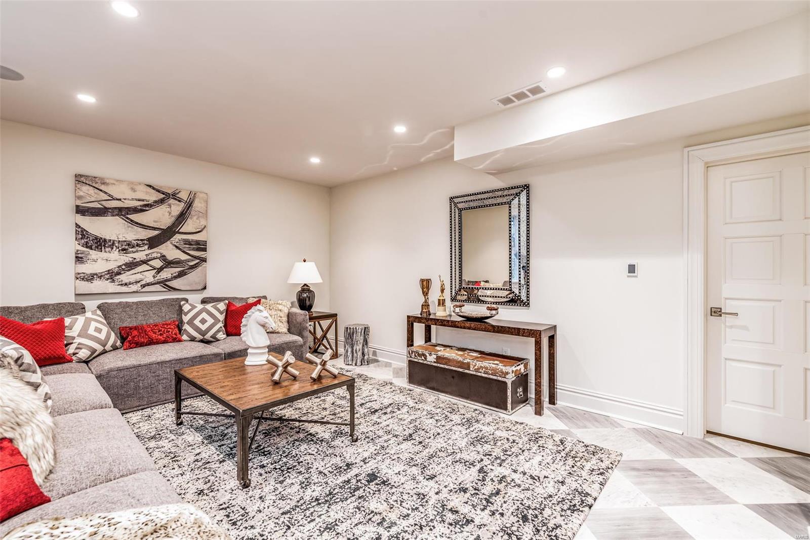 N Bemiston - Residential