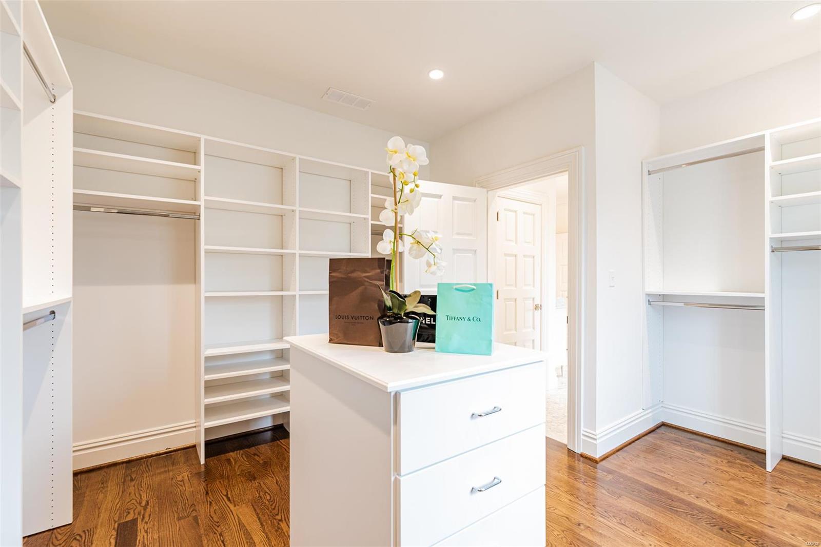 N Bemiston - Residential