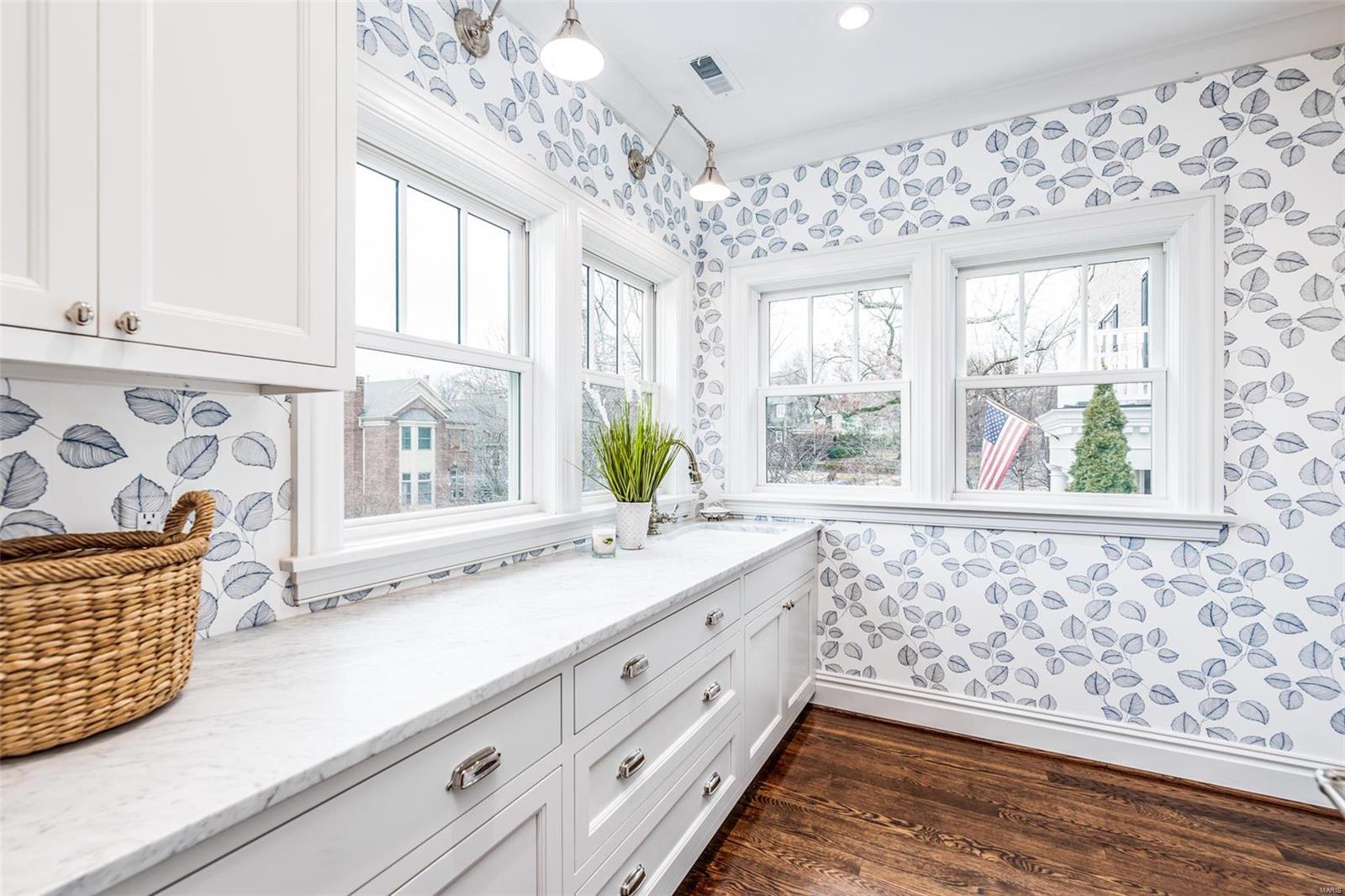 N Bemiston - Residential