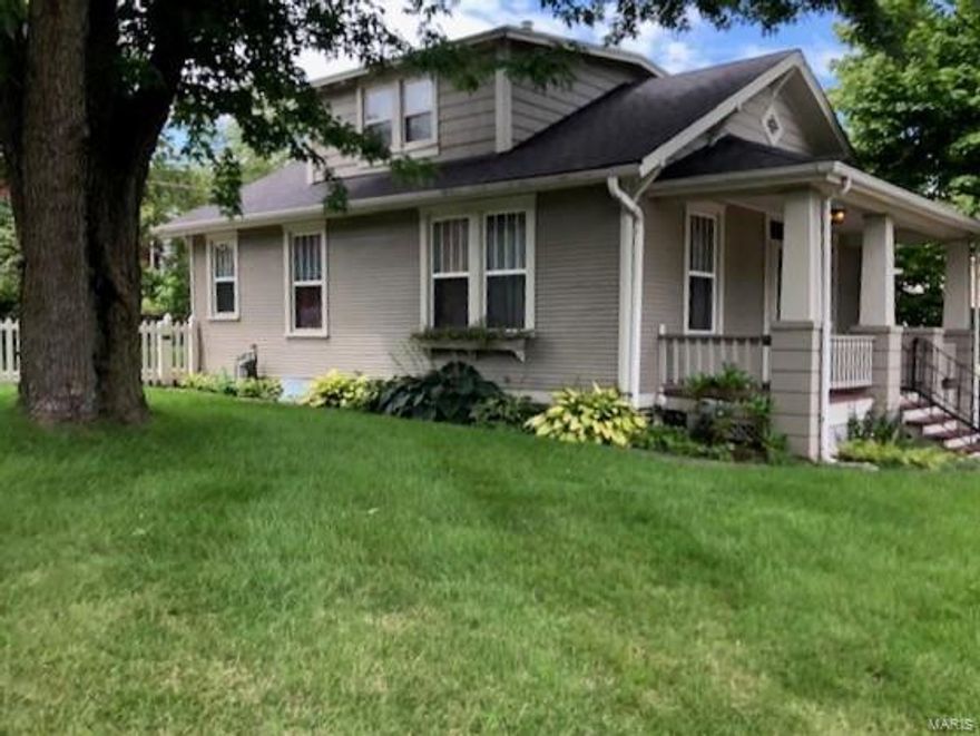 READY NOW! Amazing and Comfortable St. Charles Home - In Old Town St Charles with lots of shopping and restaurant options. Corner home with a perfect sized yard and three parking spots in the driveway. Fenced in backyard with a porch. The exterior is as welcoming as the interior! First floor is remodeled with new Cherry Oak flooring through the entire level and a second bedroom, living room, dining area with fireplace, kitchen, and full bath. The kitchen has stainless steel appliances, cabinets, counter tops, including a gas range. Master bedroom is upstairs with full bathroom, and plenty of closet space. The basement offers ample storage space and shelving with hookups for electric washer and dryer. Pets subject to owners approval, pet deposit applicable.  Tenants pay utilities and owner has hired a lawn company.  Security Deposit equivalent to 1-months rent, based on credit worthiness. Call now to set a showing, this home will not last long!