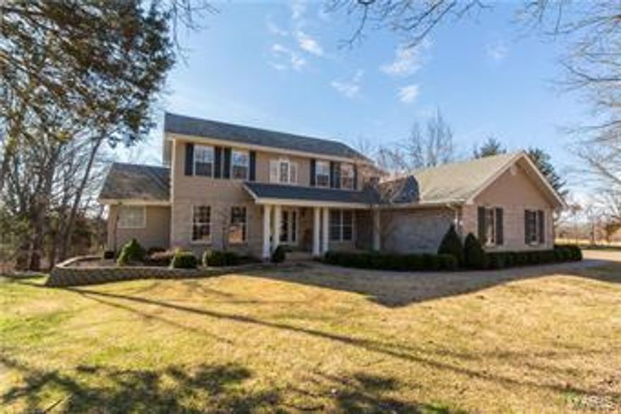 Spectacular custom home located on the Innsbrook championship golf course. This spacious 4-bedroom custom home offers a cozy yet elegant setting offering views of the golf course and the surrounding forest. Home features a spacious great room with a 2-story wall of windows flanking a gas fireplace, ML hardwood floors, tongue and groove pine ceilings with crown moldings, ML master bedroom suite with separate tub and shower, private dining room, spacious, updated, kitchen with island counter, solid surface counters and walk-in pantry, breakfast room offering views of the natural surroundings. Separate family room with built-in shelving offers a quiet respite. Oversized 3-car garage provides for plenty of storage. Upper level bedrooms (3) and bath provide plenty of overnight guest/family accommodations. LL walkout offers a spacious recreation room with gas fireplace, study and a large storage area, perfect for the hobby/shop room. Walk to the Clubhouse; short drive to the amenity complex. Suitable for Bed/Brk