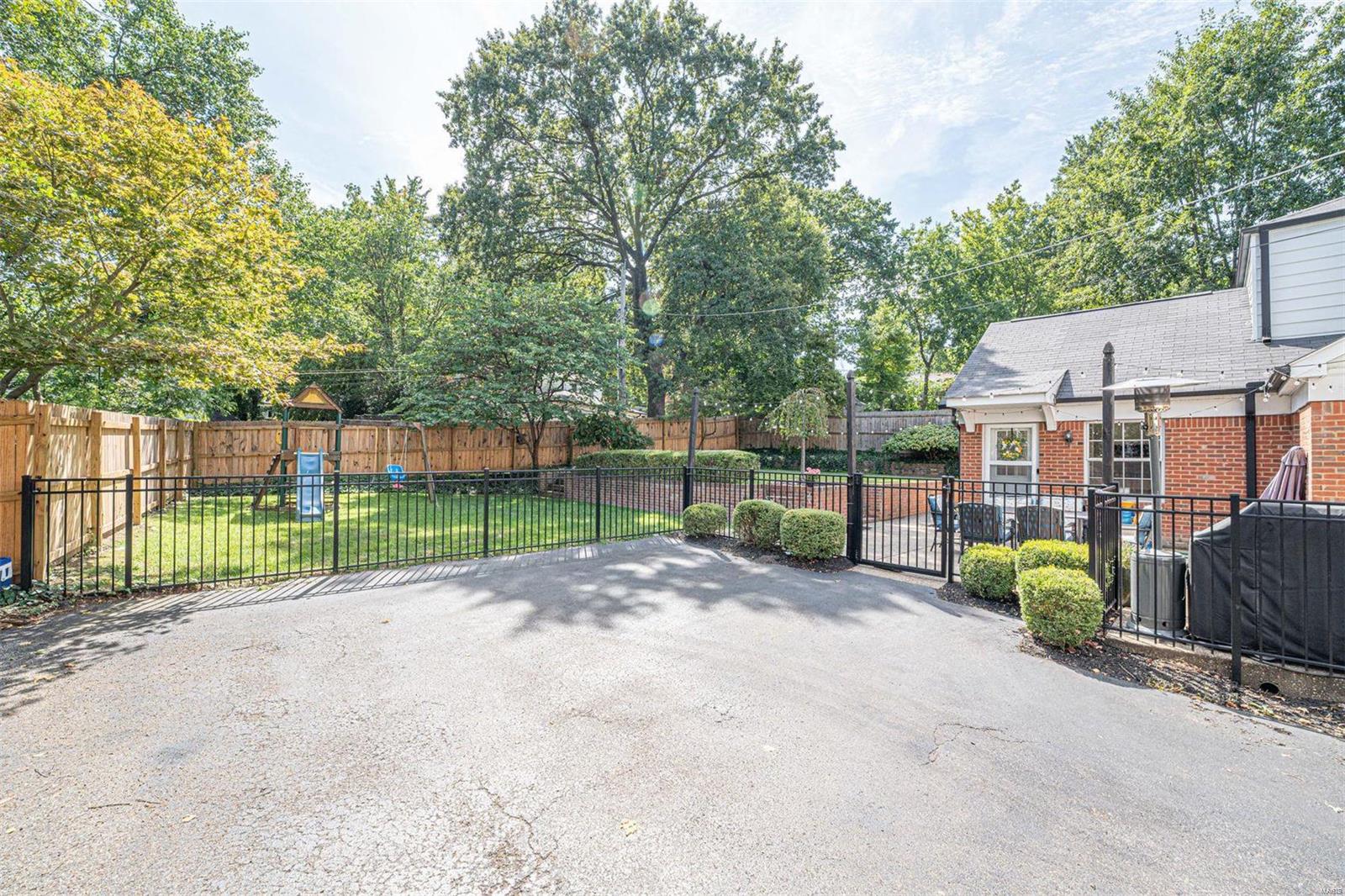 Ladue Woods - Residential