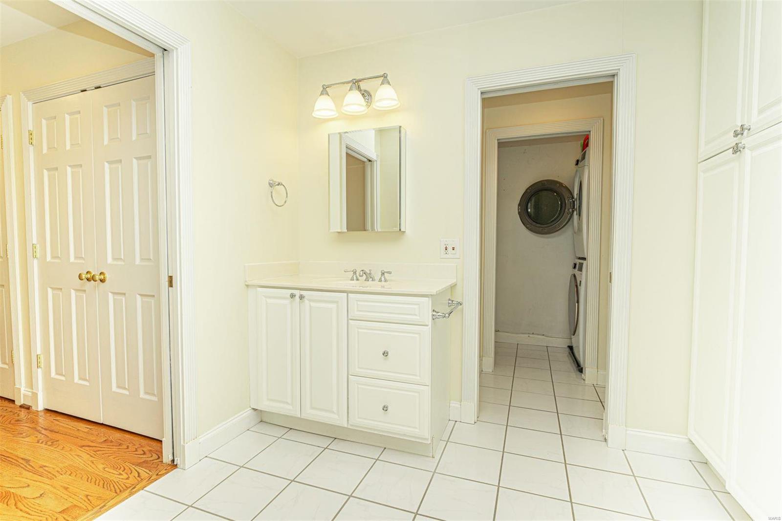 Ladue Woods - Residential