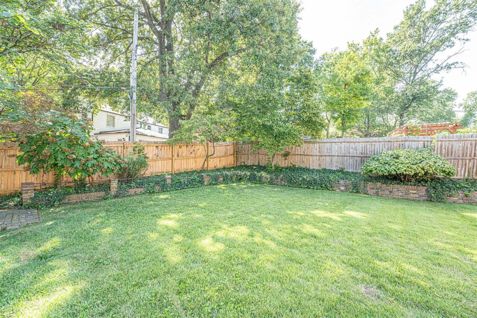 Ladue Woods - Residential