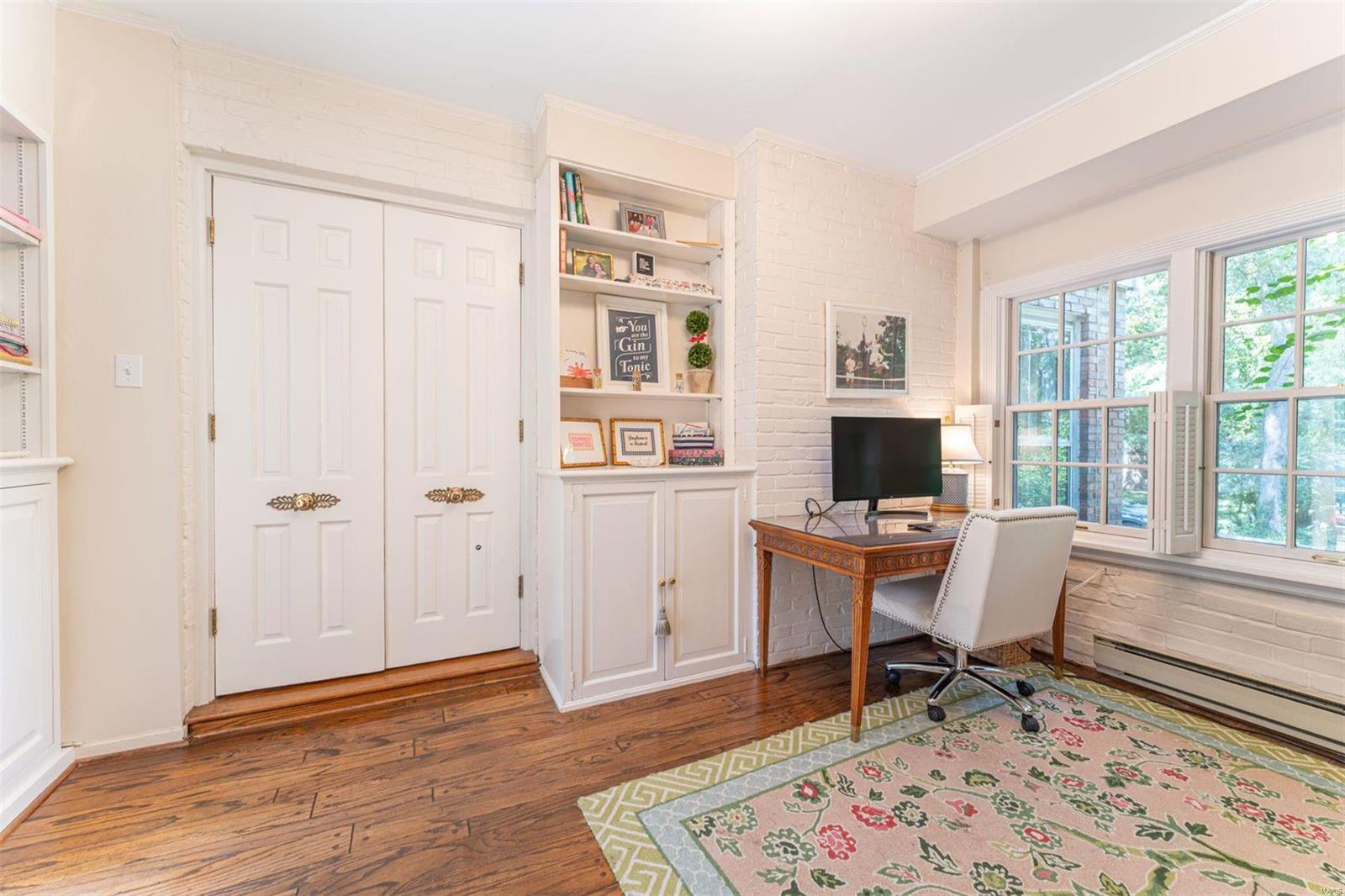 Ladue Woods - Residential