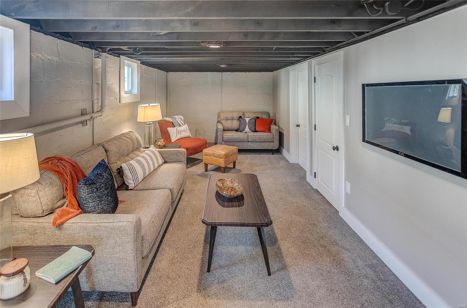 Edwardsville, Illinois 62025, United States, 3 Bedrooms Bedrooms, ,2 BathroomsBathrooms,Residential,Pending,41159