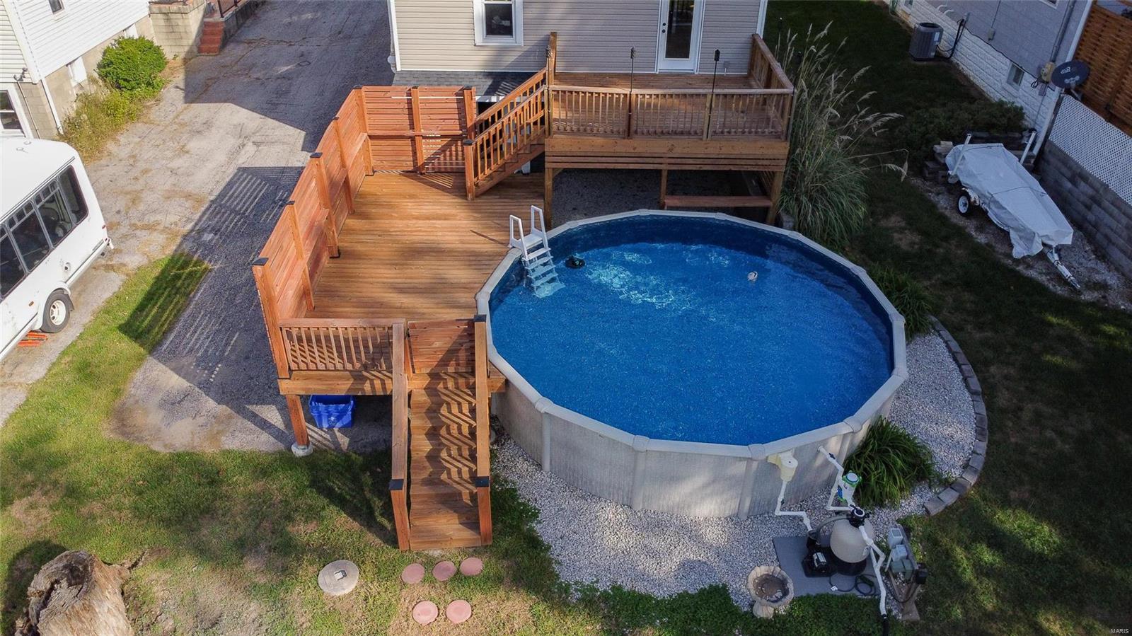 Edwardsville, Illinois 62025, United States, 3 Bedrooms Bedrooms, ,2 BathroomsBathrooms,Residential,Pending,41159