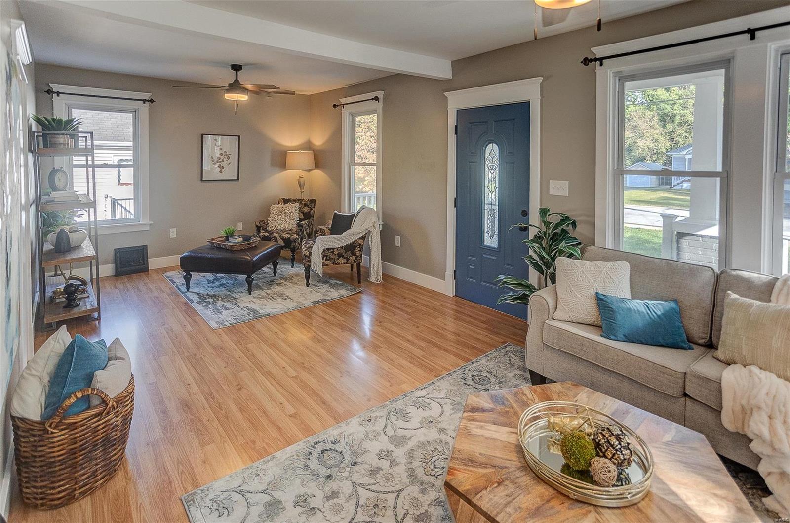 Edwardsville, Illinois 62025, United States, 3 Bedrooms Bedrooms, ,2 BathroomsBathrooms,Residential,Pending,41159