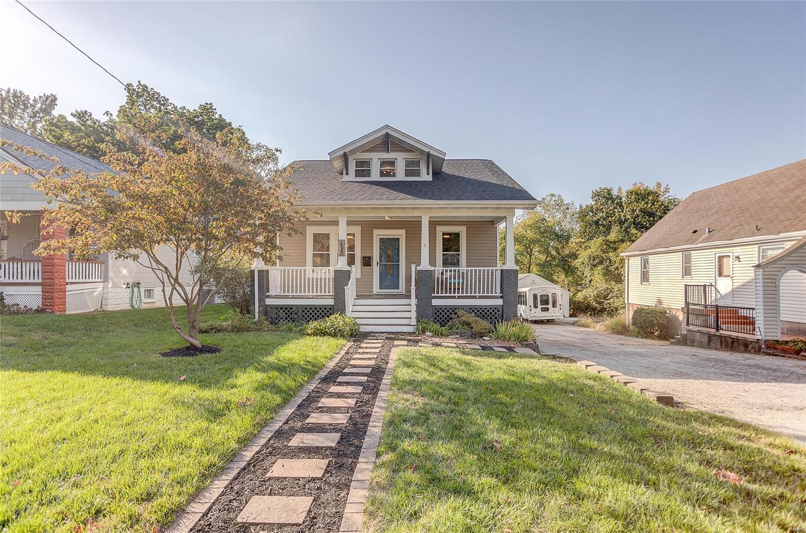 Edwardsville, Illinois 62025, United States, 3 Bedrooms Bedrooms, ,2 BathroomsBathrooms,Residential,Pending,41159