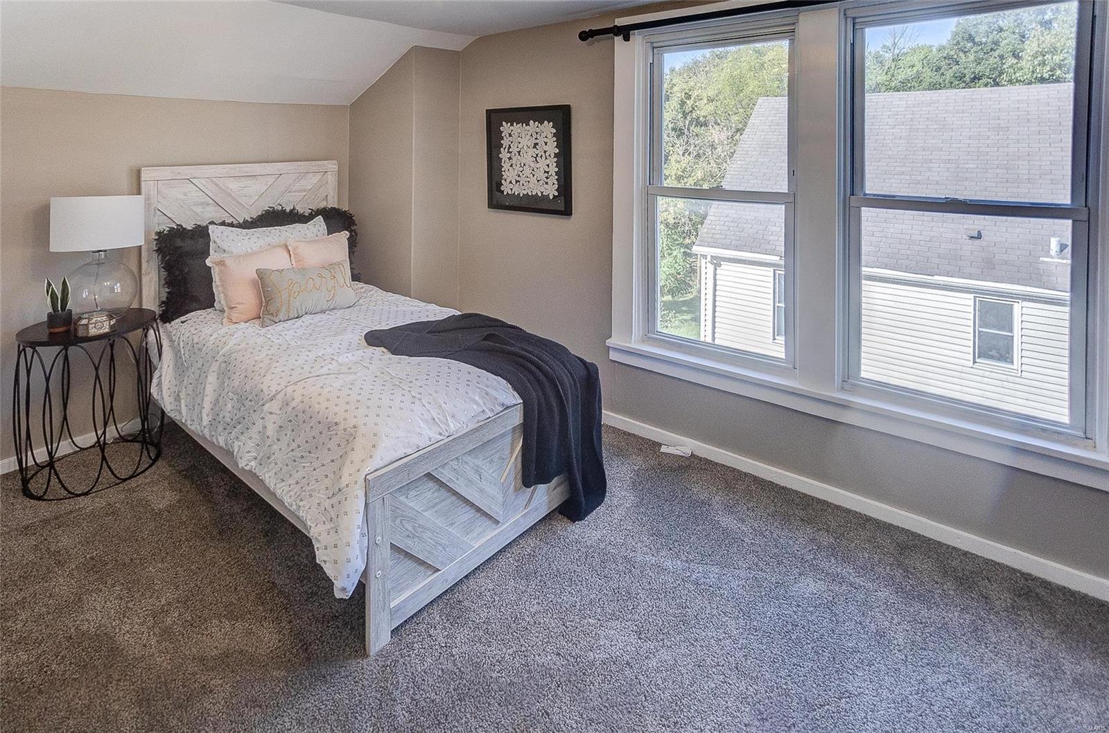 Edwardsville, Illinois 62025, United States, 3 Bedrooms Bedrooms, ,2 BathroomsBathrooms,Residential,Pending,41159