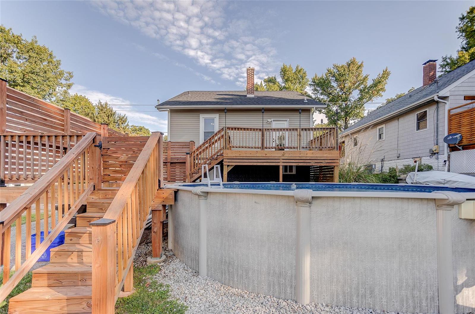 Edwardsville, Illinois 62025, United States, 3 Bedrooms Bedrooms, ,2 BathroomsBathrooms,Residential,Pending,41159