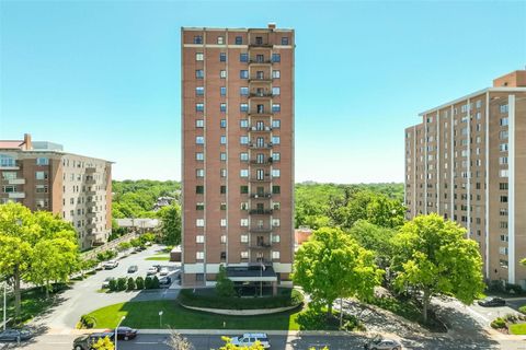 Condominium in Clayton MO 816 Hanley Road.jpg