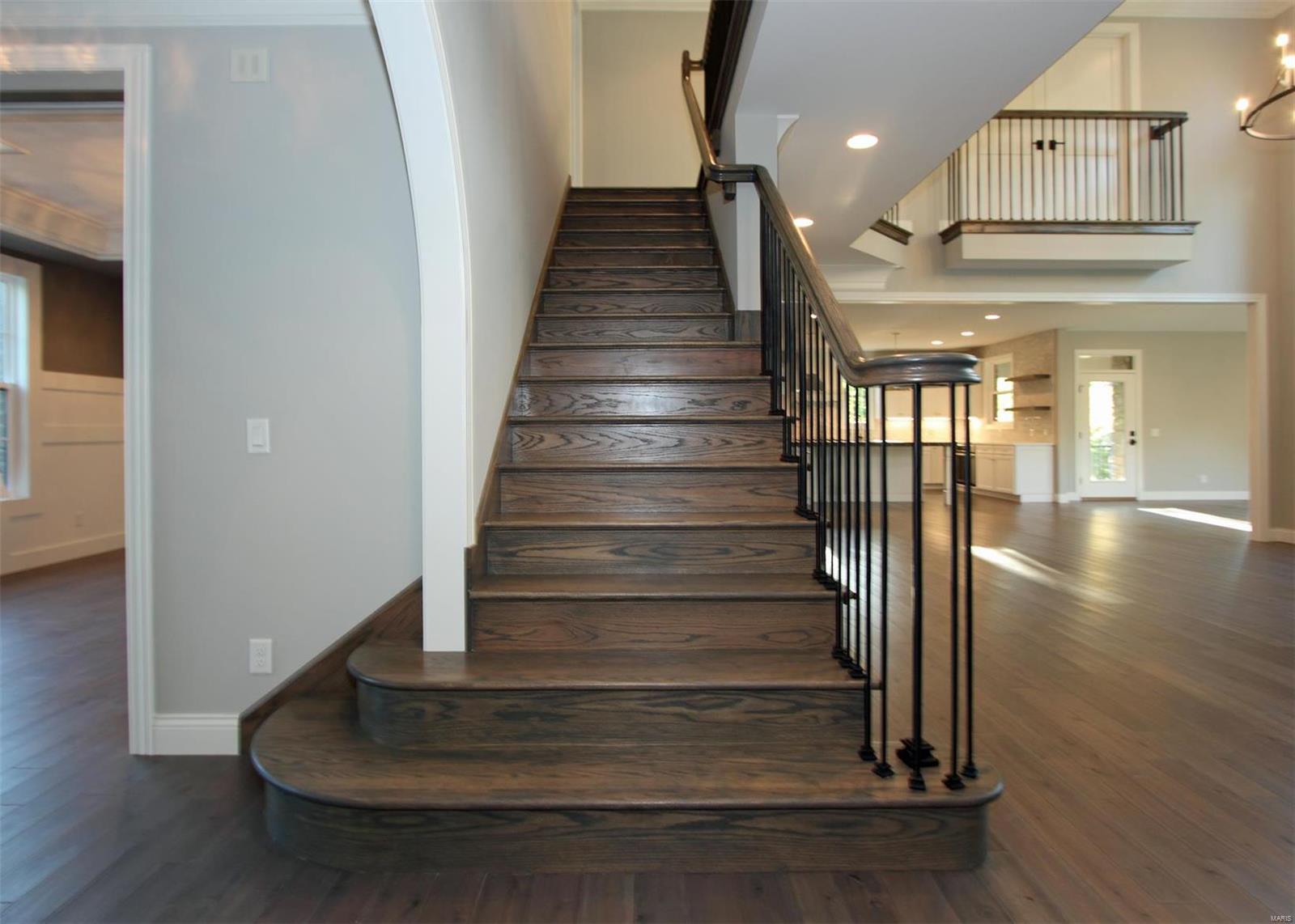 Lone Pine Woods - Residential