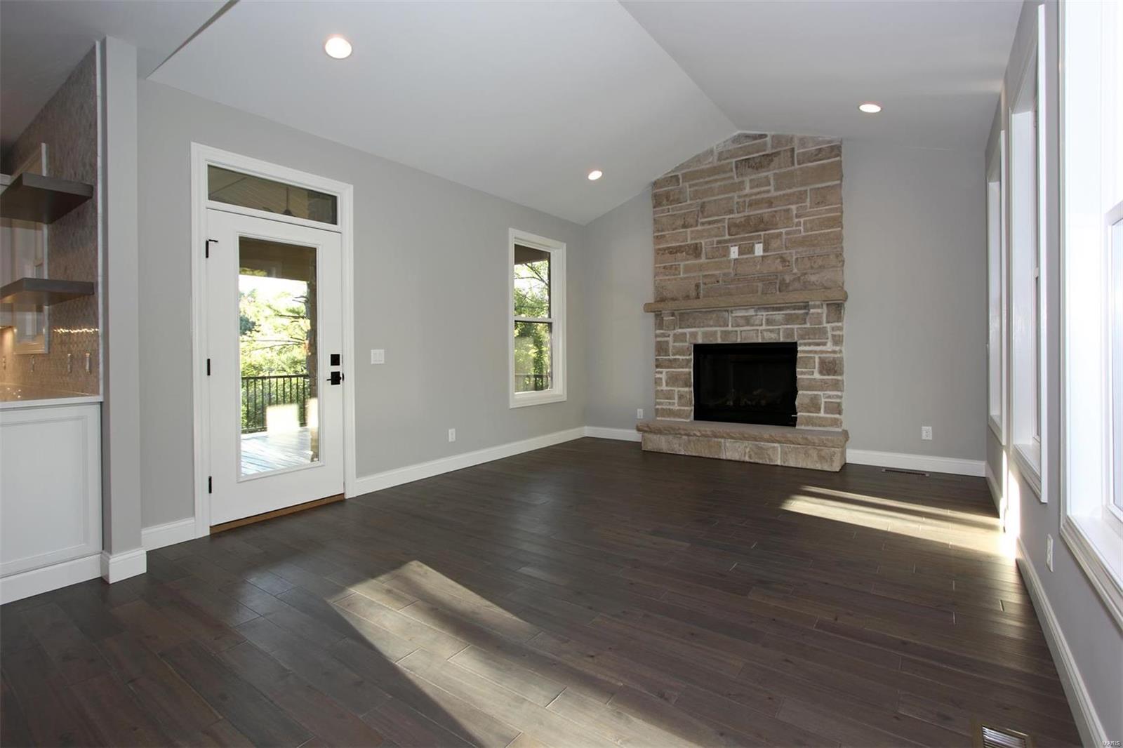 Lone Pine Woods - Residential