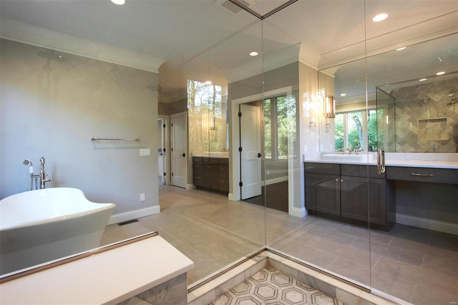 Lone Pine Woods - Residential