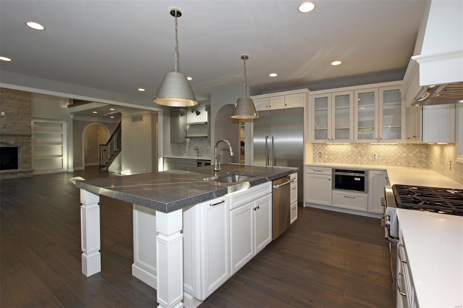 Lone Pine Woods - Residential