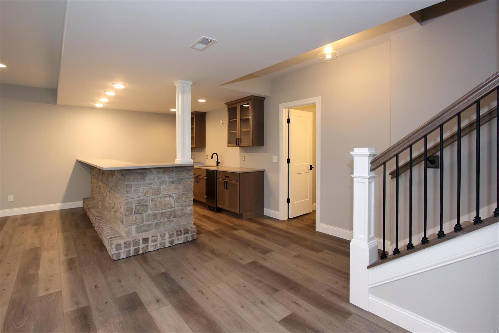 Lone Pine Woods - Residential